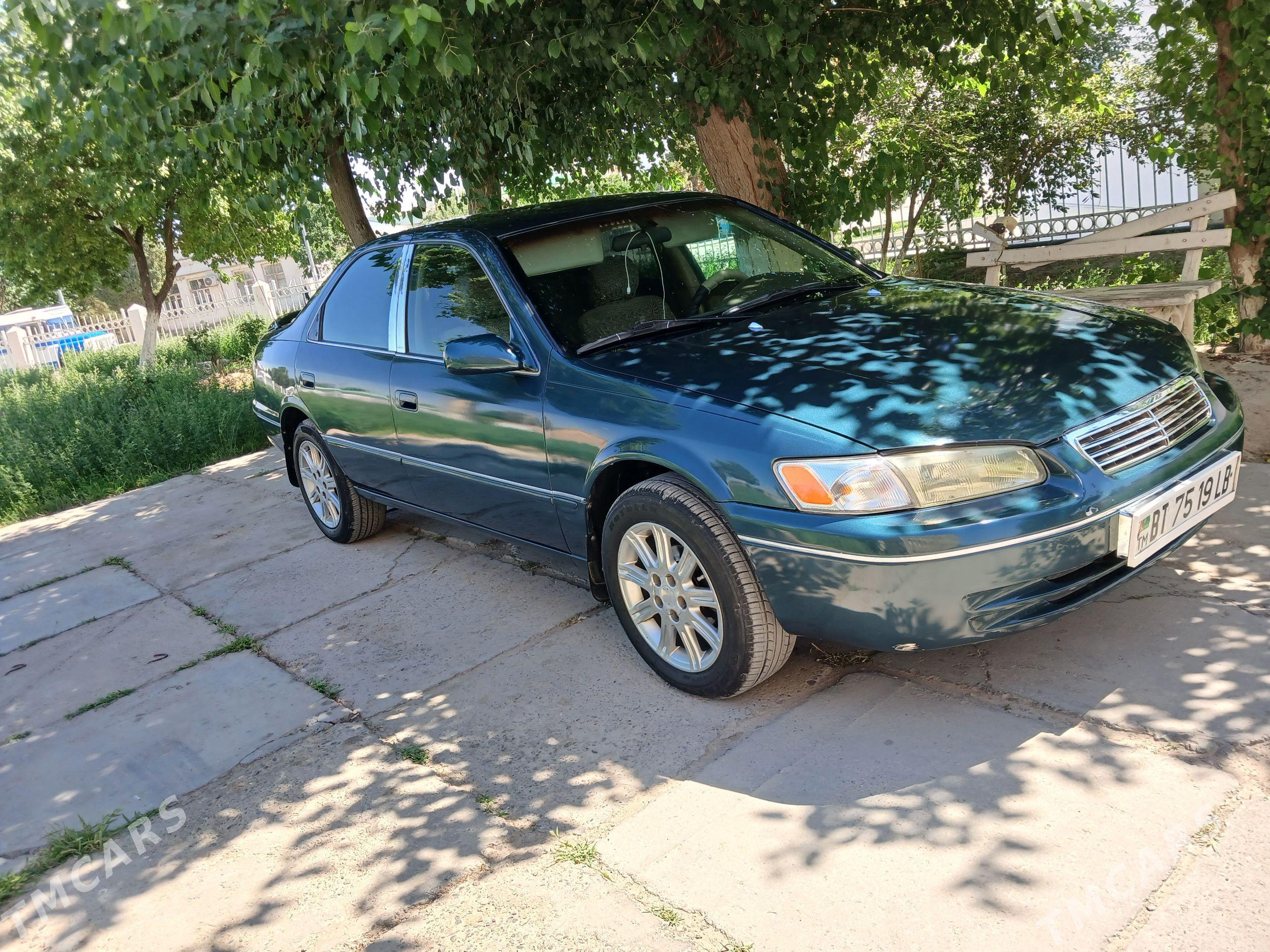 Toyota Camry 1998 - 125 000 TMT - Дянев - img 1