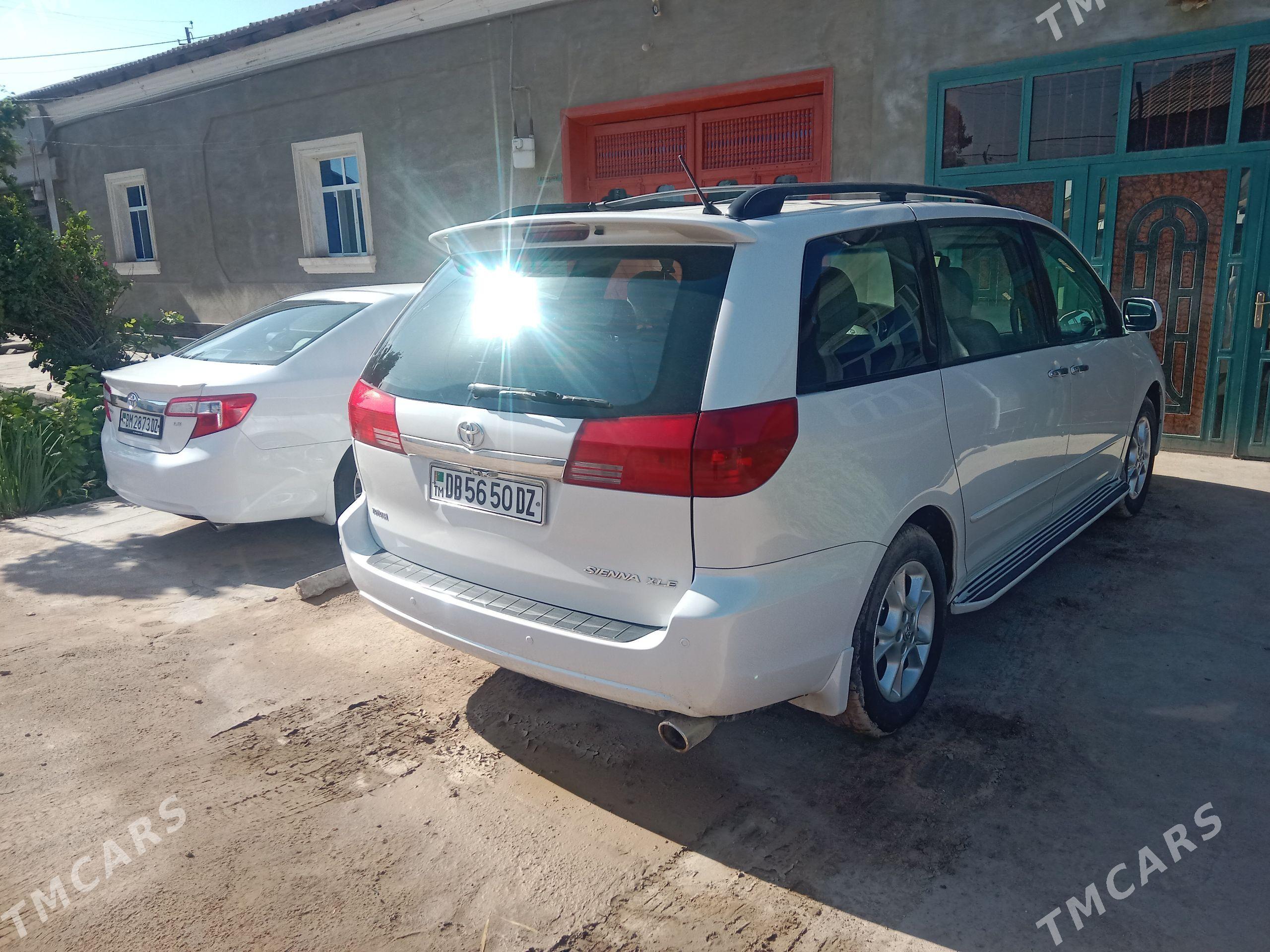 Toyota Sienna 2004 - 320 000 TMT - Кёнеургенч - img 1