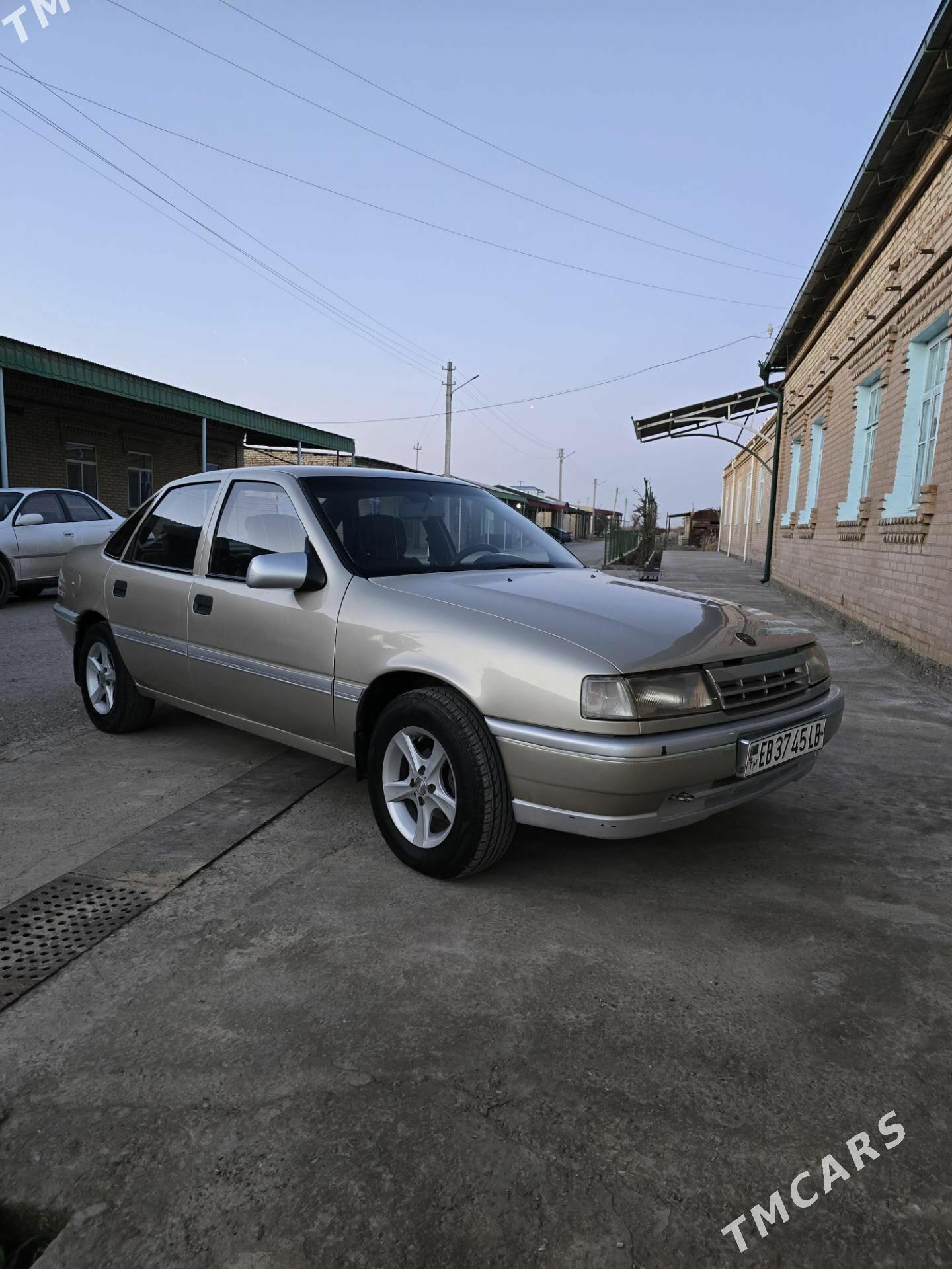 Opel Vectra 1990 - 38 000 TMT - Туркменабат - img 1