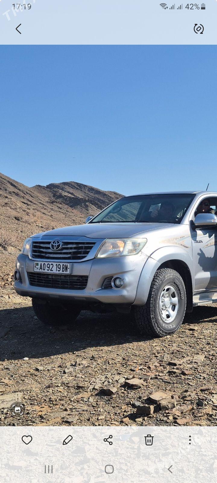 Toyota Hilux 2015 - 370 000 TMT - Gumdag - img 1