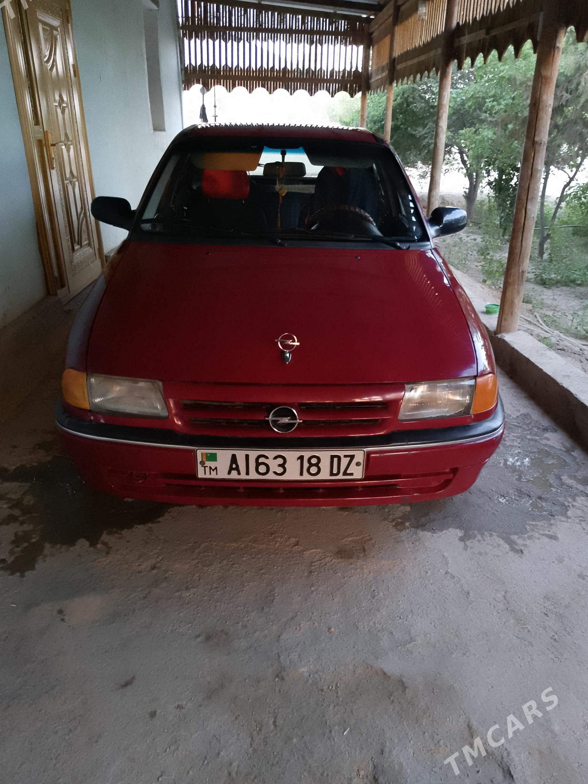 Opel Astra 1992 - 40 000 TMT - Гурбансолтан Едже - img 1