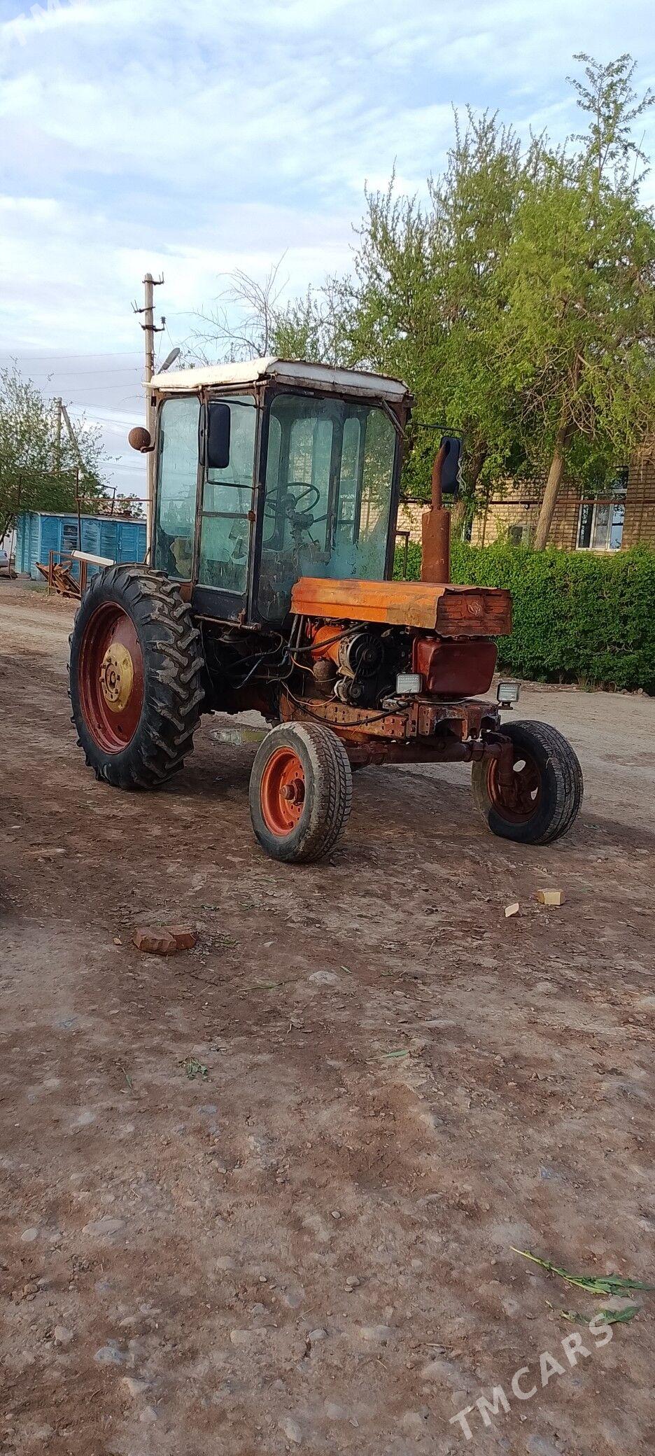 MTZ T-28 1985 - 15 000 TMT - Теджен - img 1