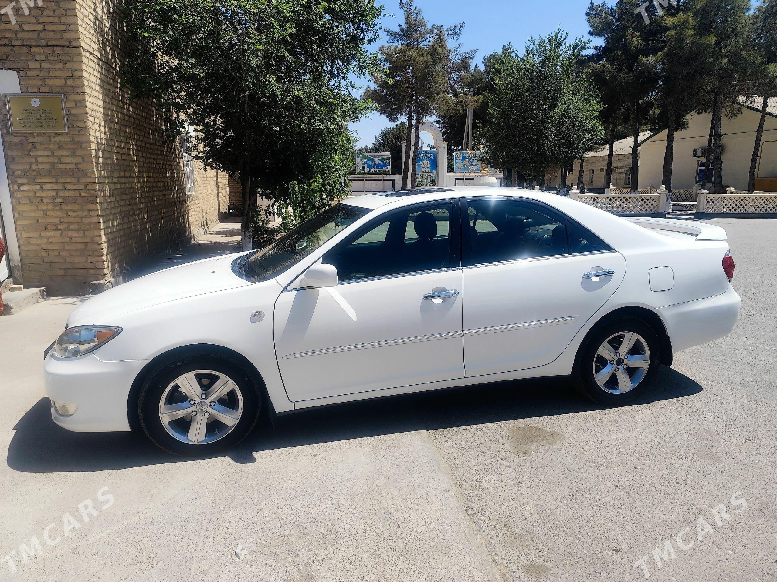 Toyota Camry 2004 - 175 000 TMT - Мары - img 1