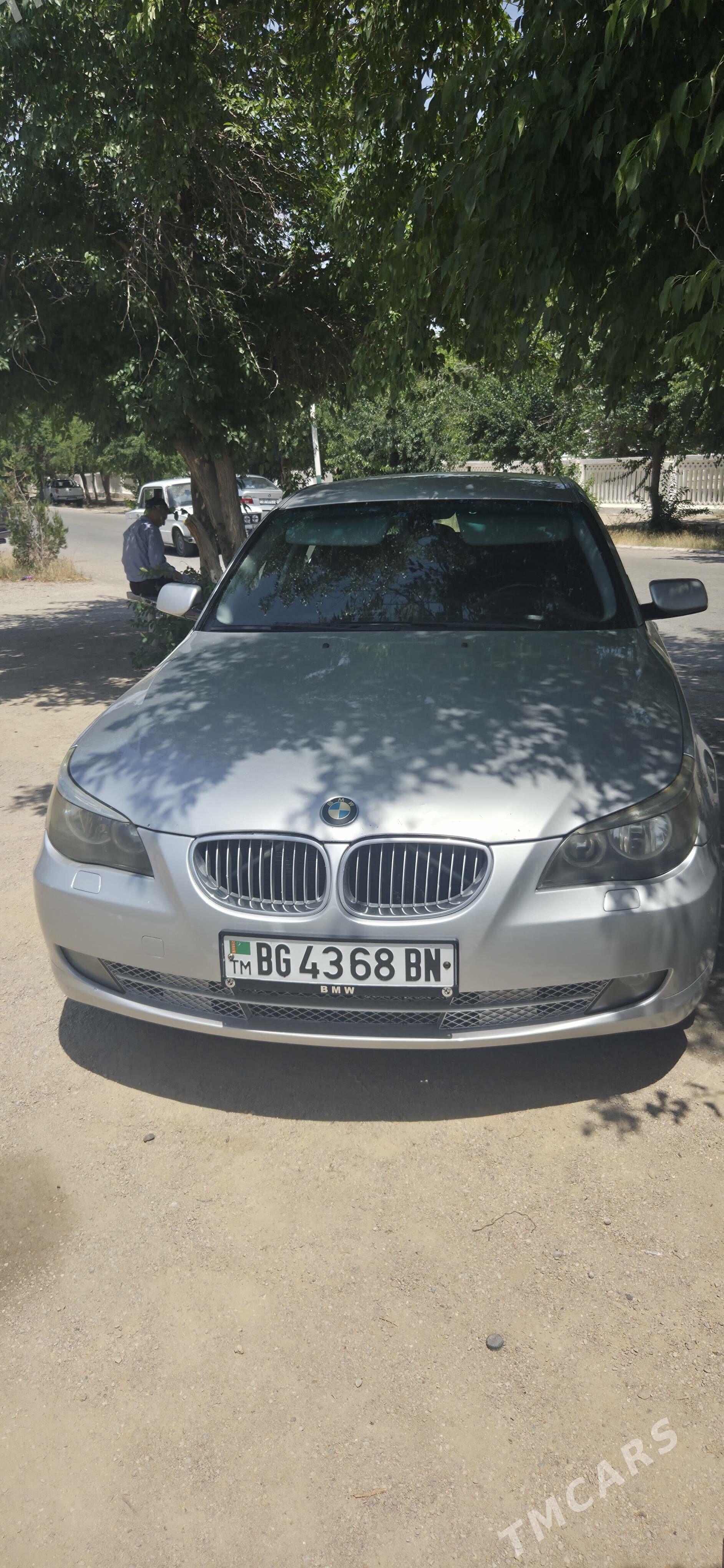 BMW E60 2004 - 200 000 TMT - Балканабат - img 1