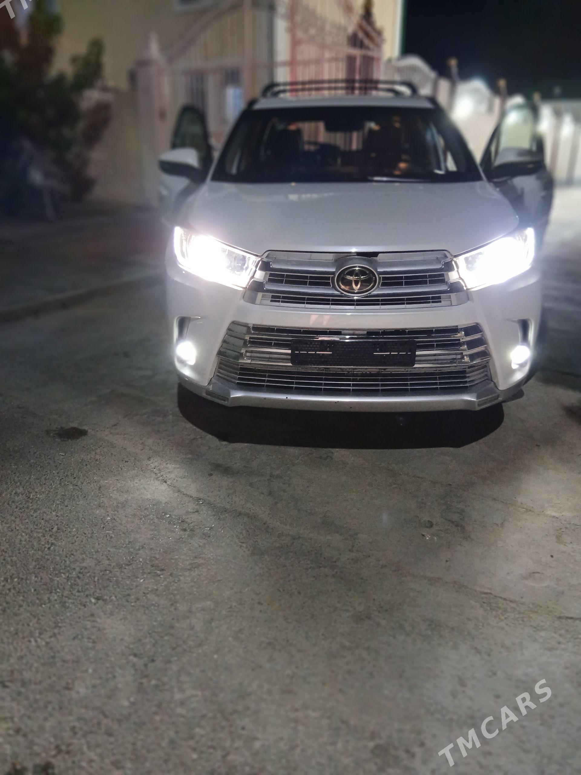 Toyota Highlander 2019 - 470 000 TMT - Ашхабад - img 1