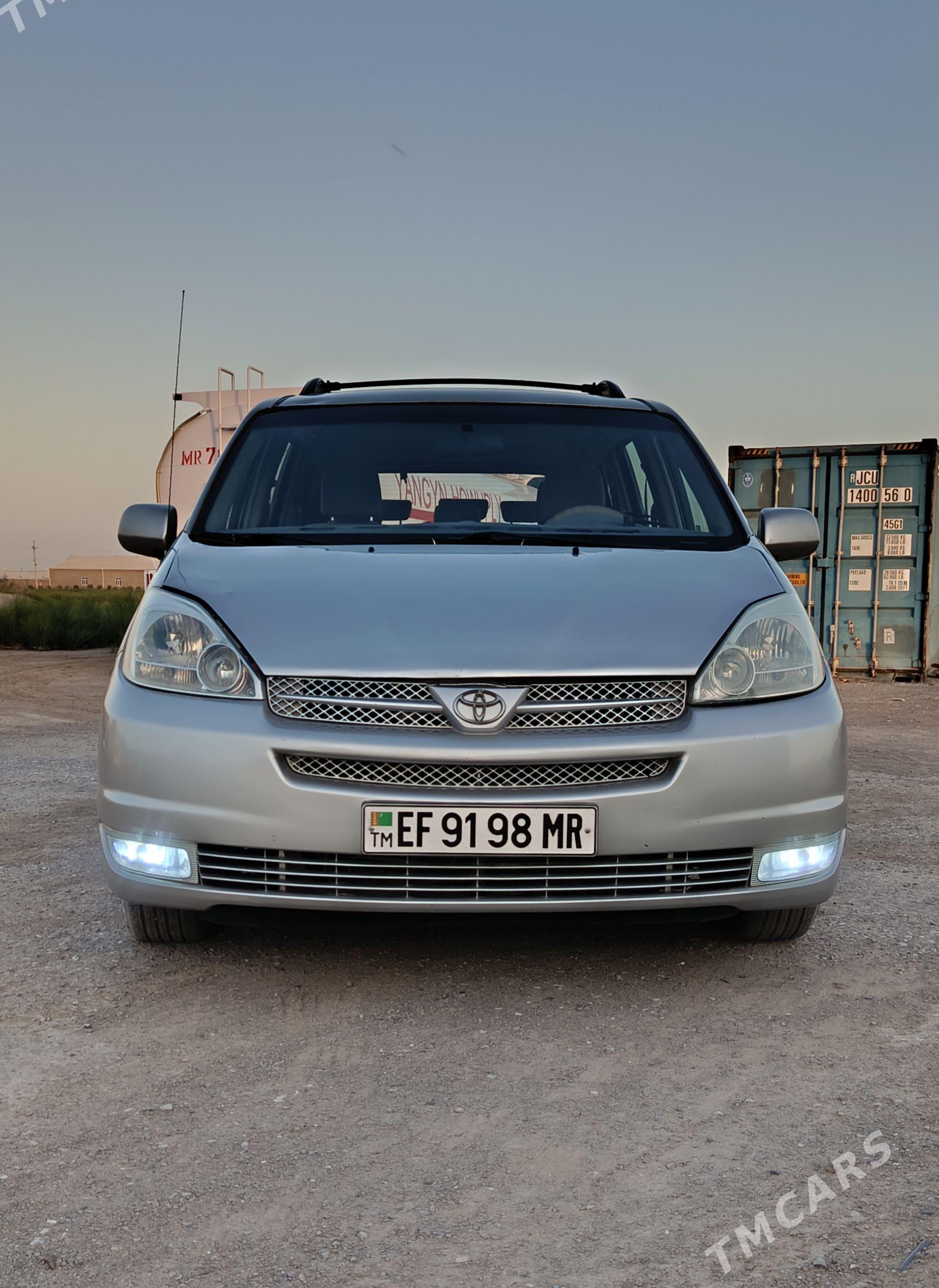 Toyota Sienna 2004 - 250 000 TMT - Мургап - img 1