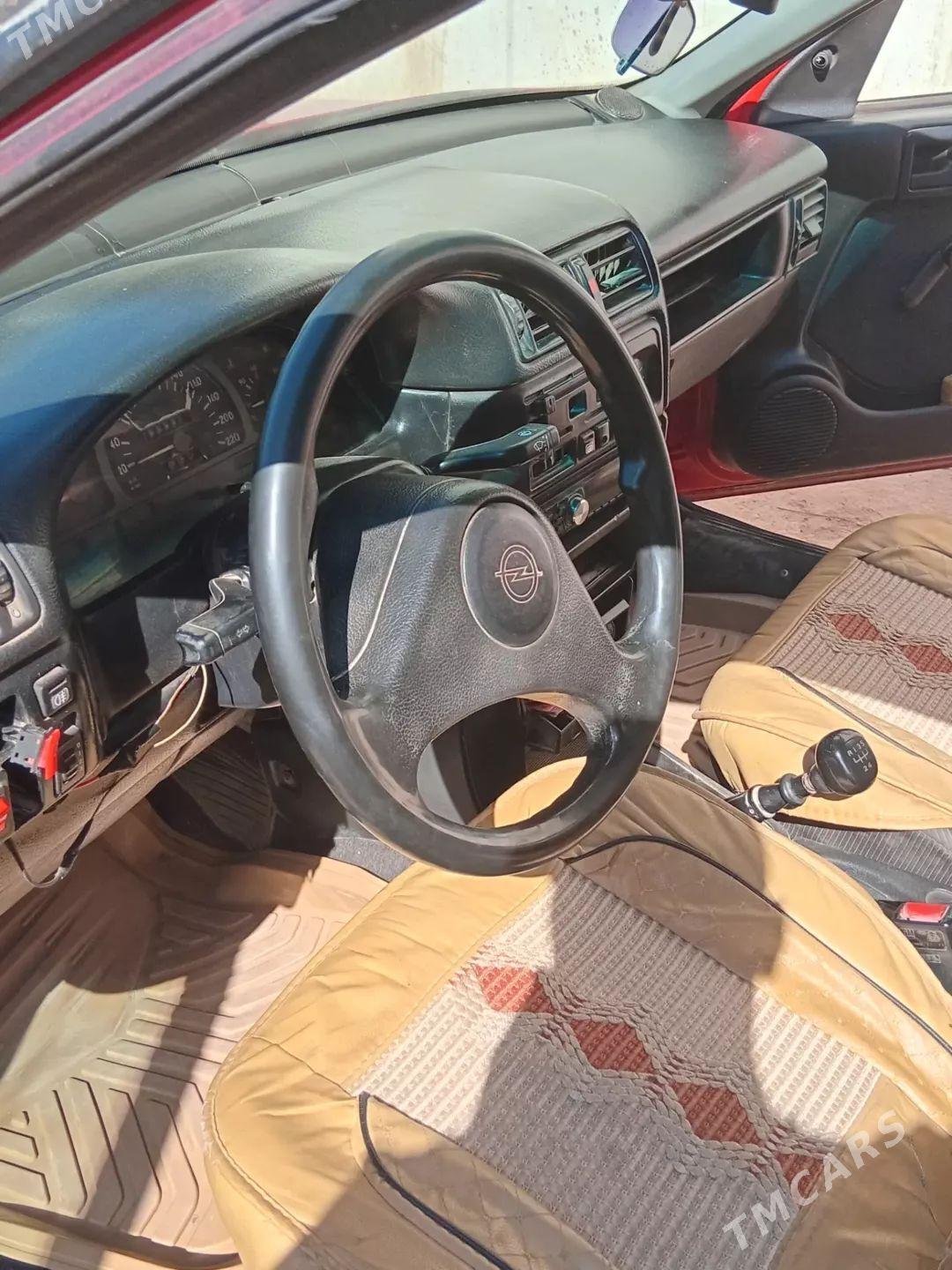 Opel Vectra 1992 - 40 000 TMT - Saýat - img 1