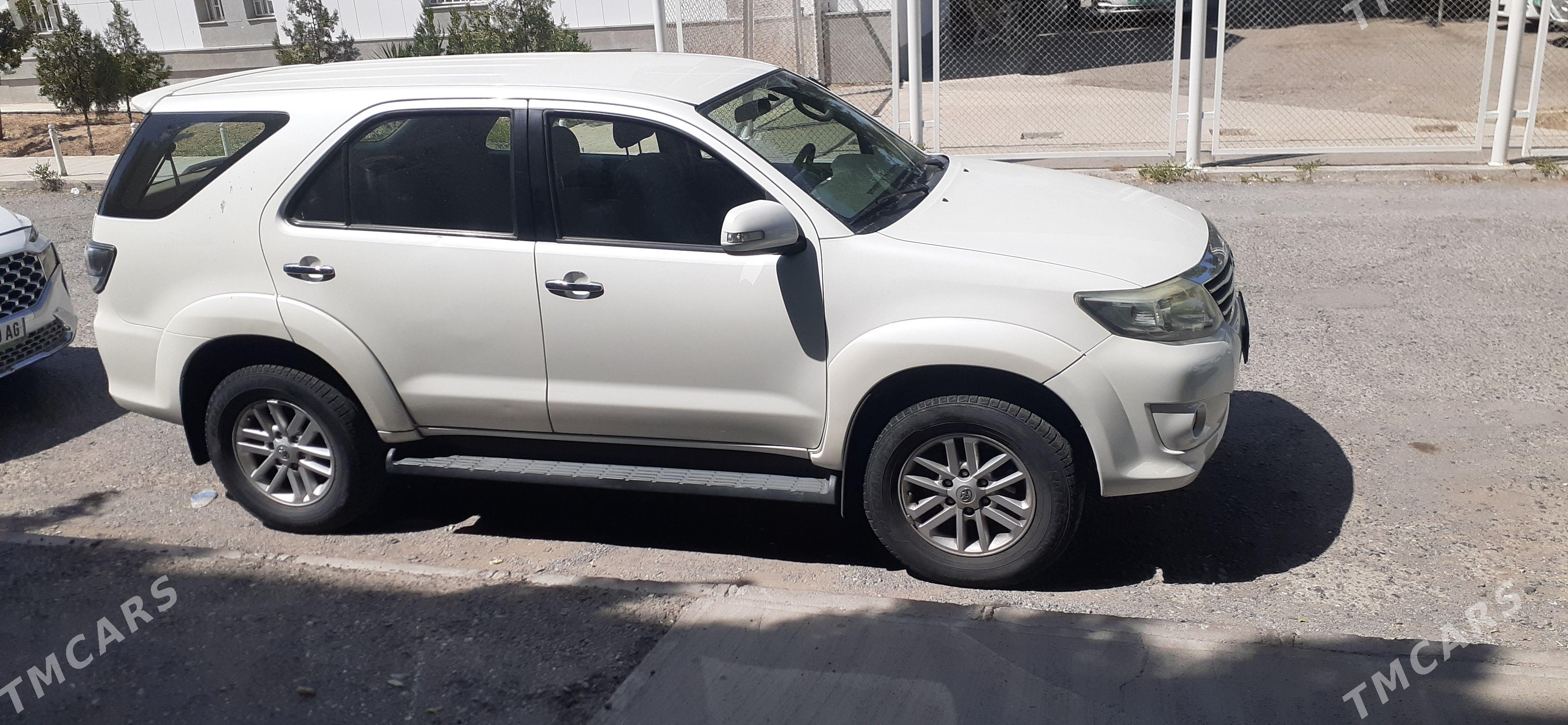 Toyota Fortuner 2012 - 360 000 TMT - ул. Советская (Гарашсызлык шаёлы) - img 1