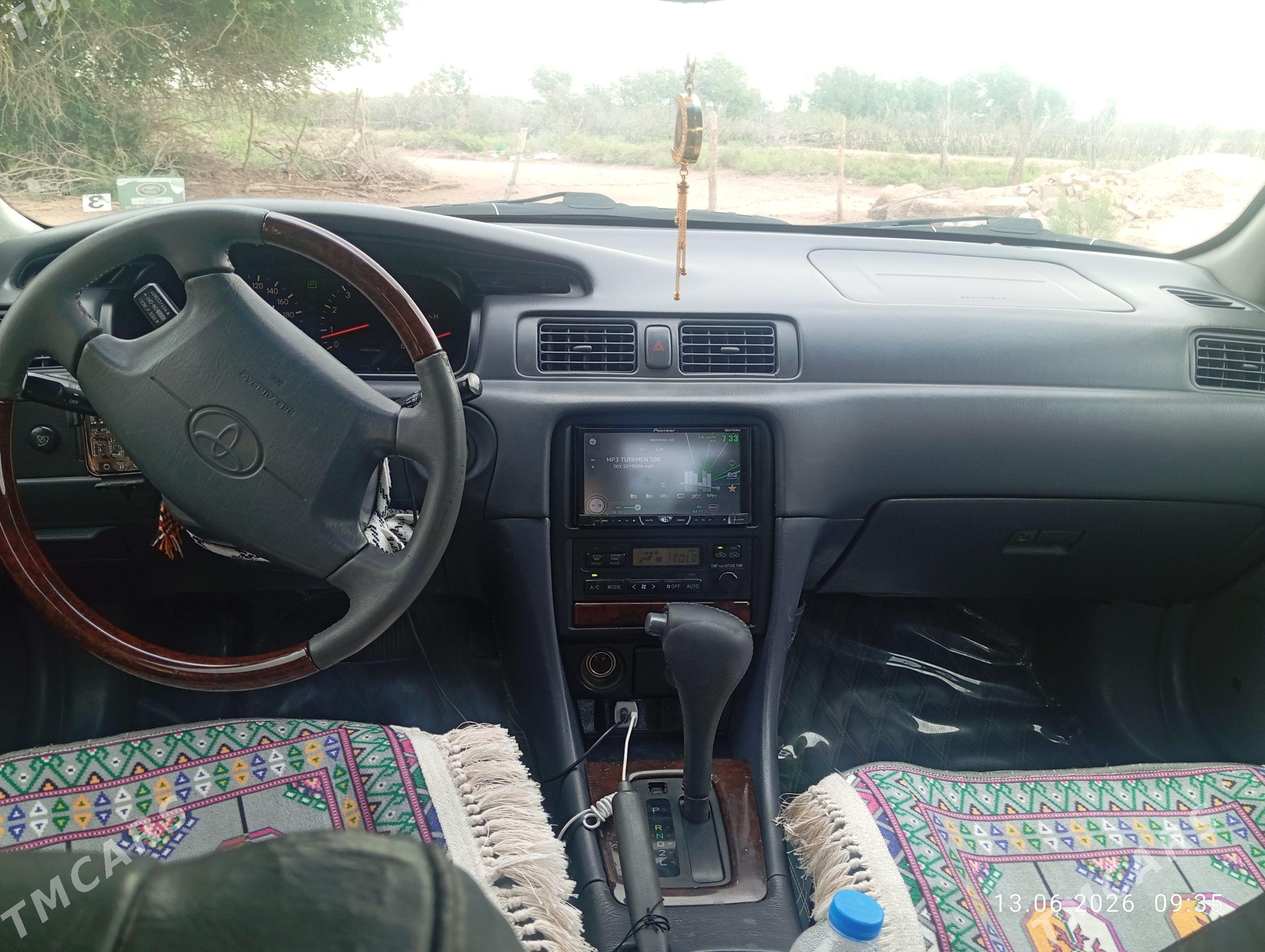 Toyota Camry 2000 - 160 000 TMT - Теджен - img 1