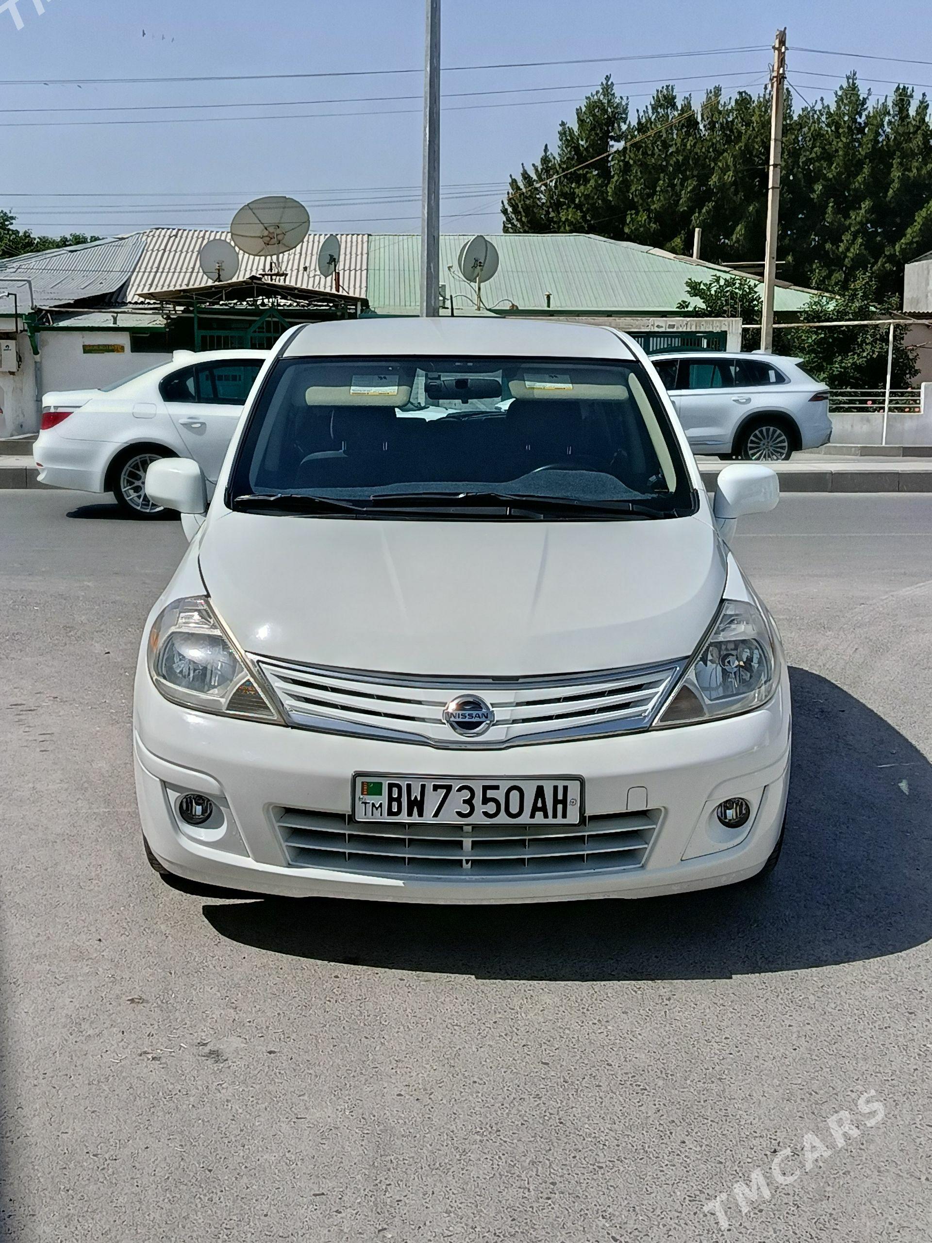 Nissan Versa 2010 - 160 000 TMT - Анев - img 1