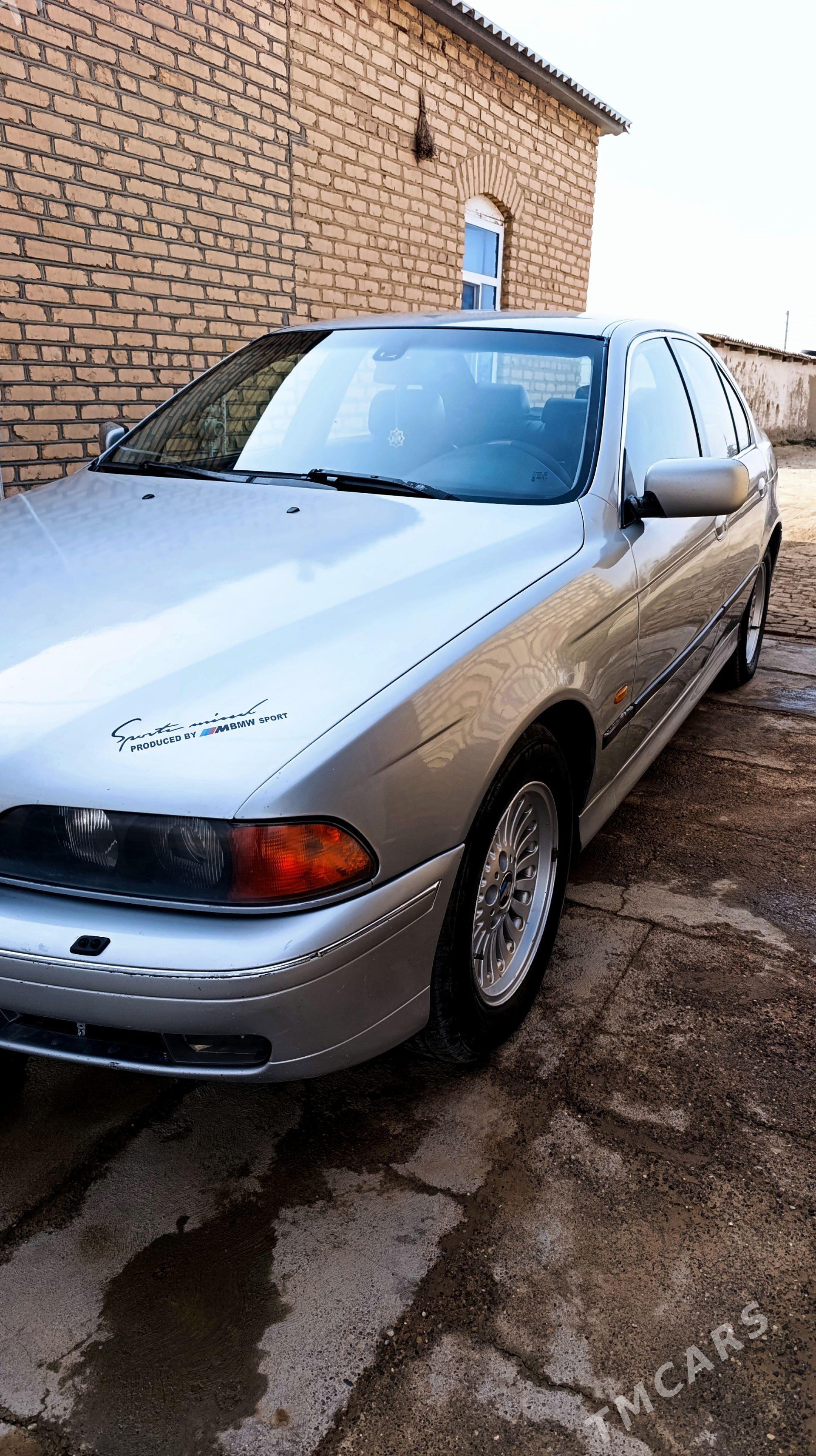 BMW E39 1996 - 75 000 TMT - Mary - img 1