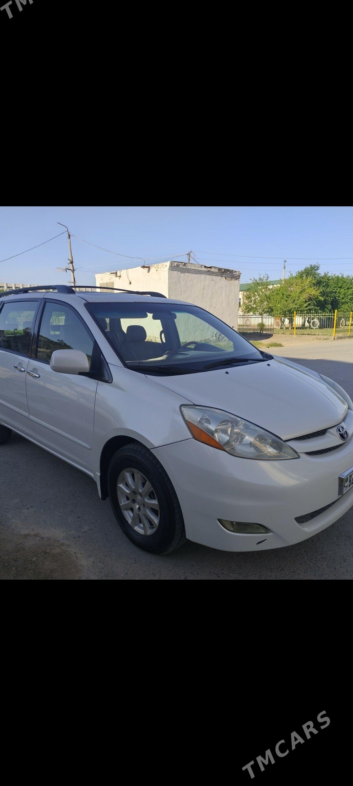 Toyota Sienna 2005 - 300 000 TMT - Туркменабат - img 1