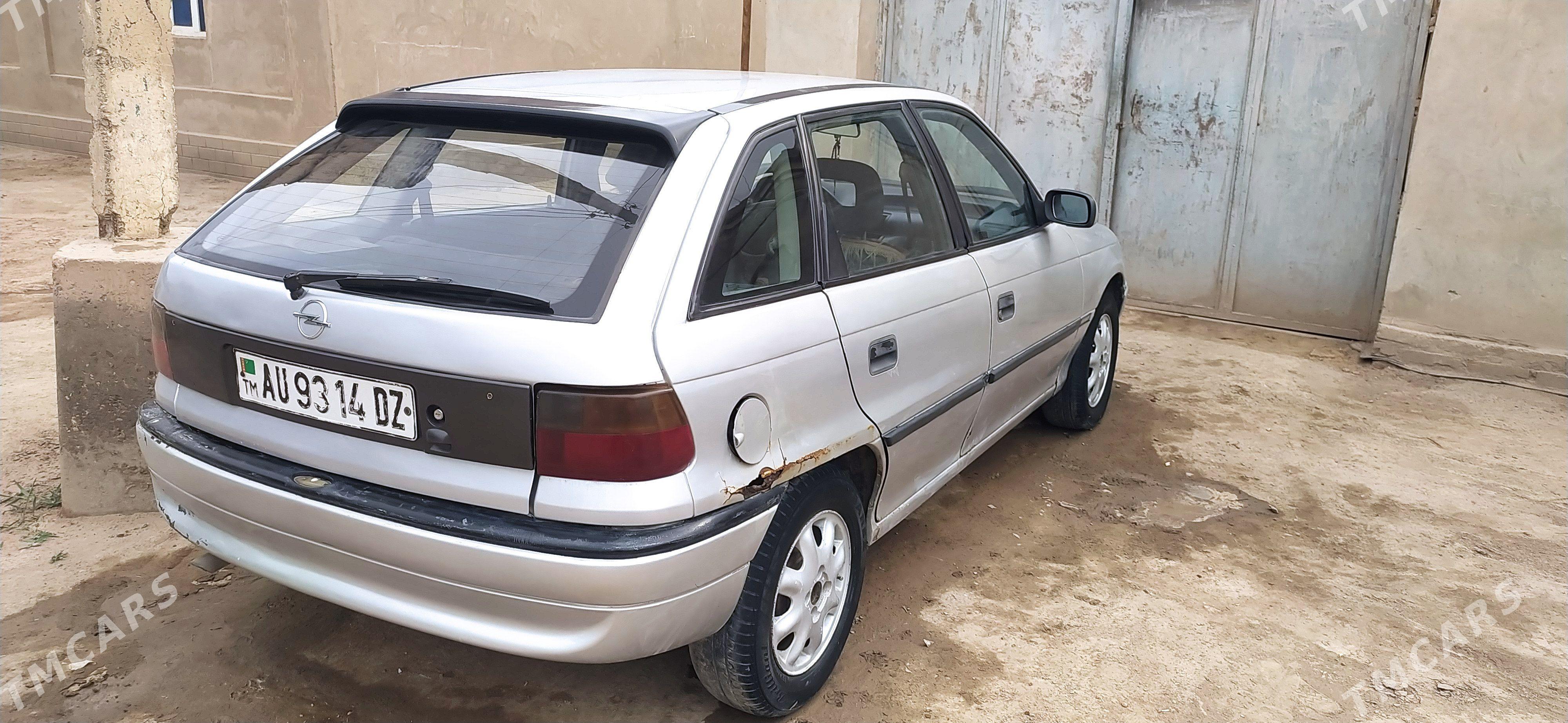 Opel Astra 1993 - 26 000 TMT - Шабатский этрап - img 1