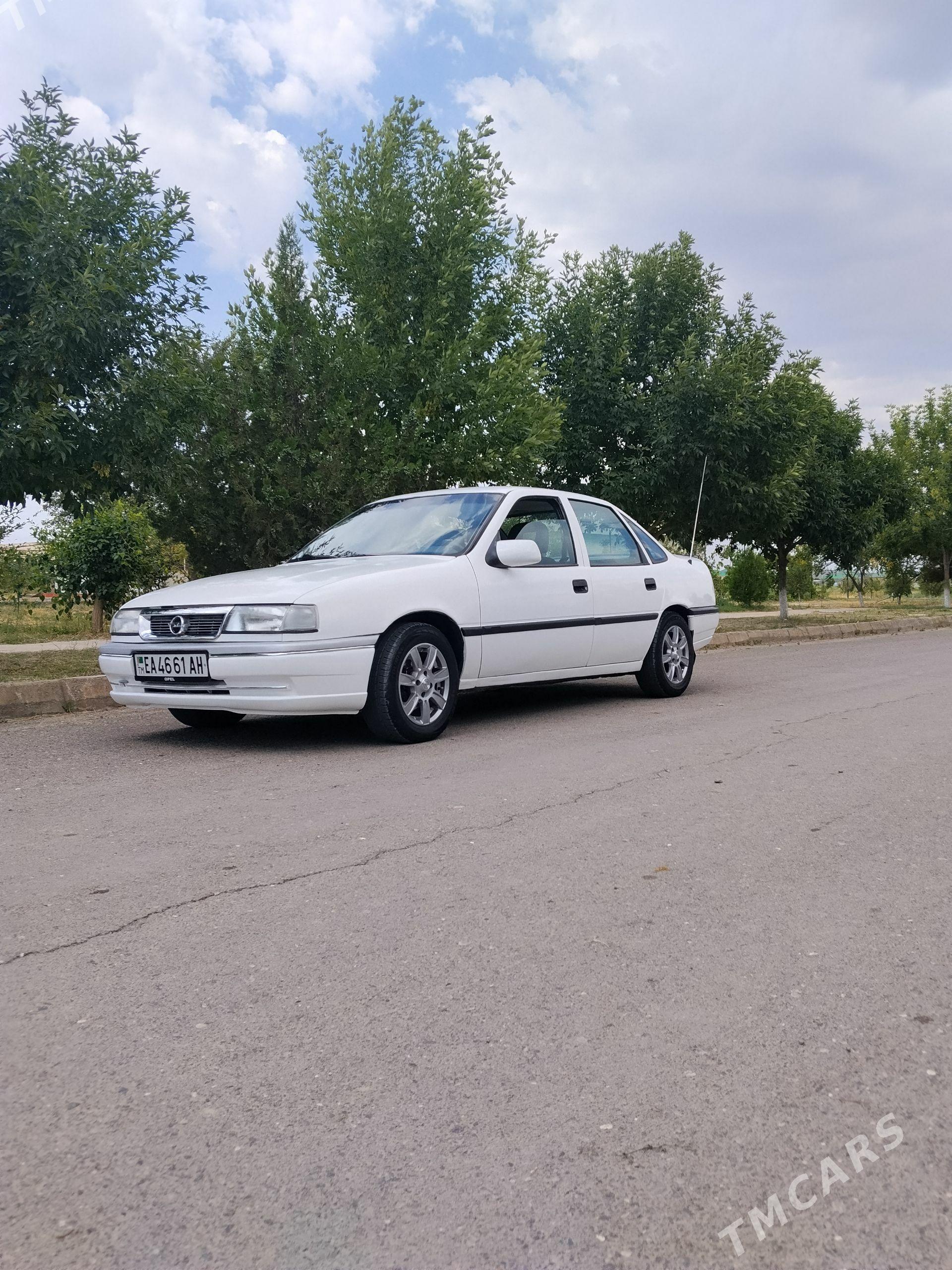 Opel Vectra 1990 - 50 000 TMT - Бахарден - img 1