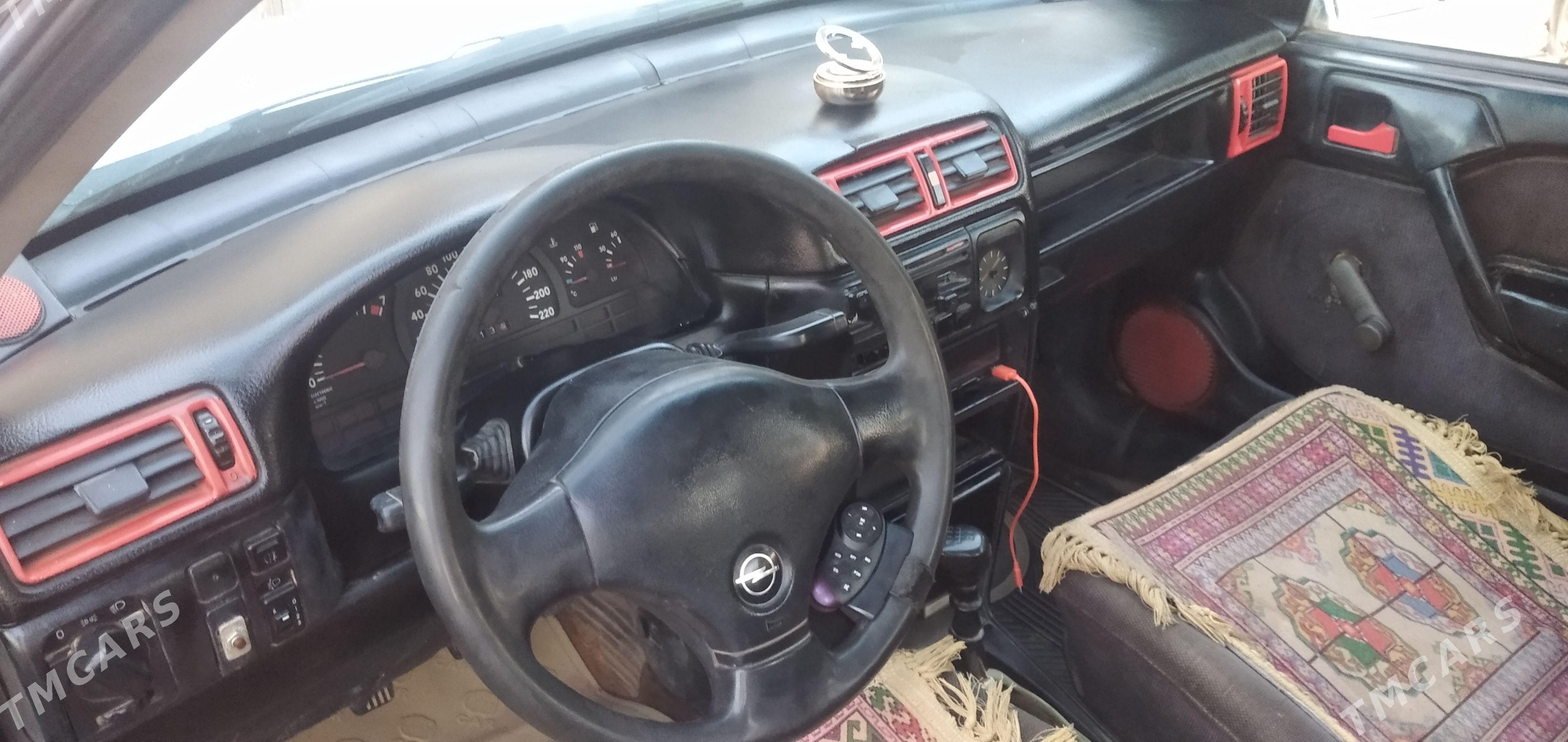 Opel Vectra 1992 - 22 000 TMT - Шабатский этрап - img 1