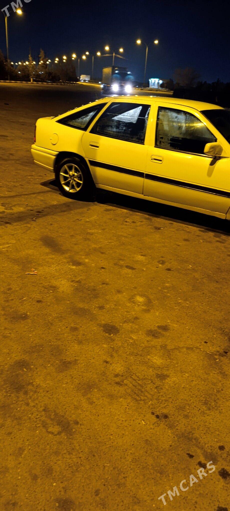 Opel Vectra 1991 - 30 000 TMT - Бахарден - img 1