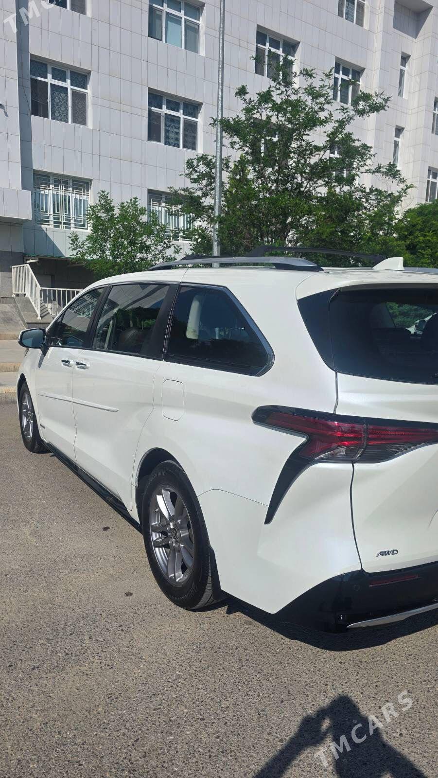 Toyota Sienna 2021 - 710 000 TMT - Ашхабад - img 1