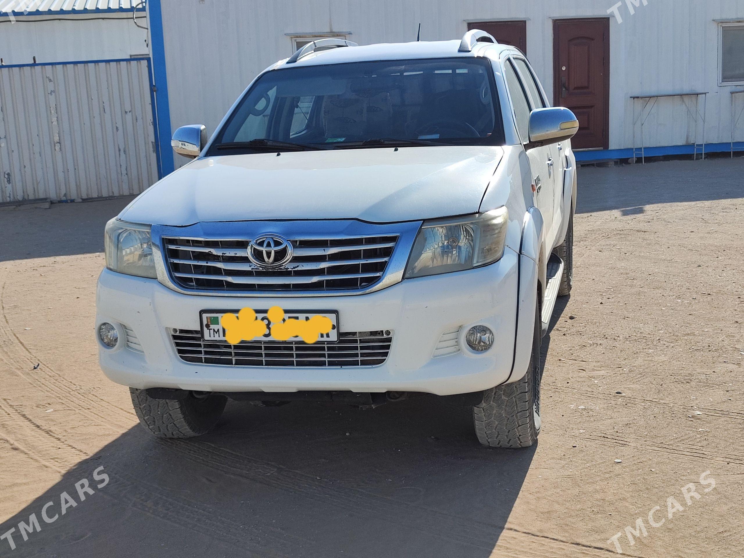 Toyota Hilux 2012 - 280 000 TMT - Туркменбаши - img 1
