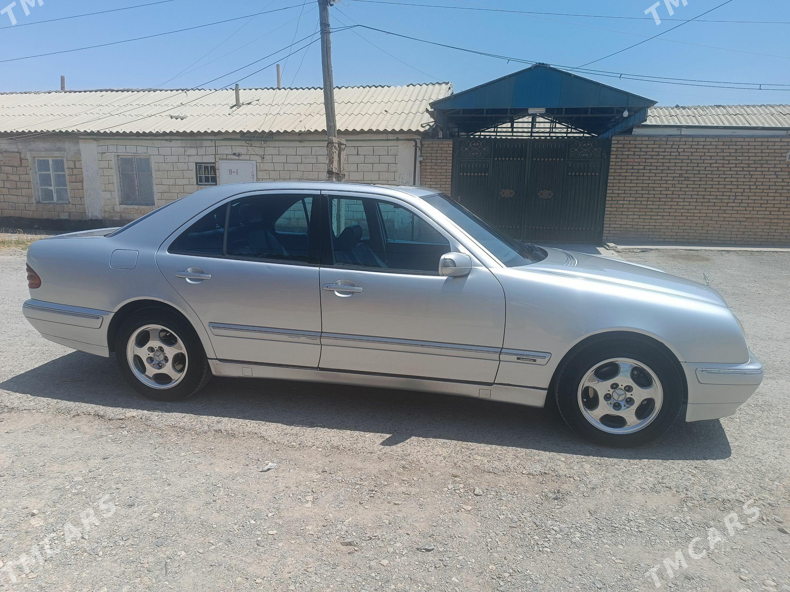 Mercedes-Benz E320 2001 - 155 000 TMT - Гызыларбат - img 1