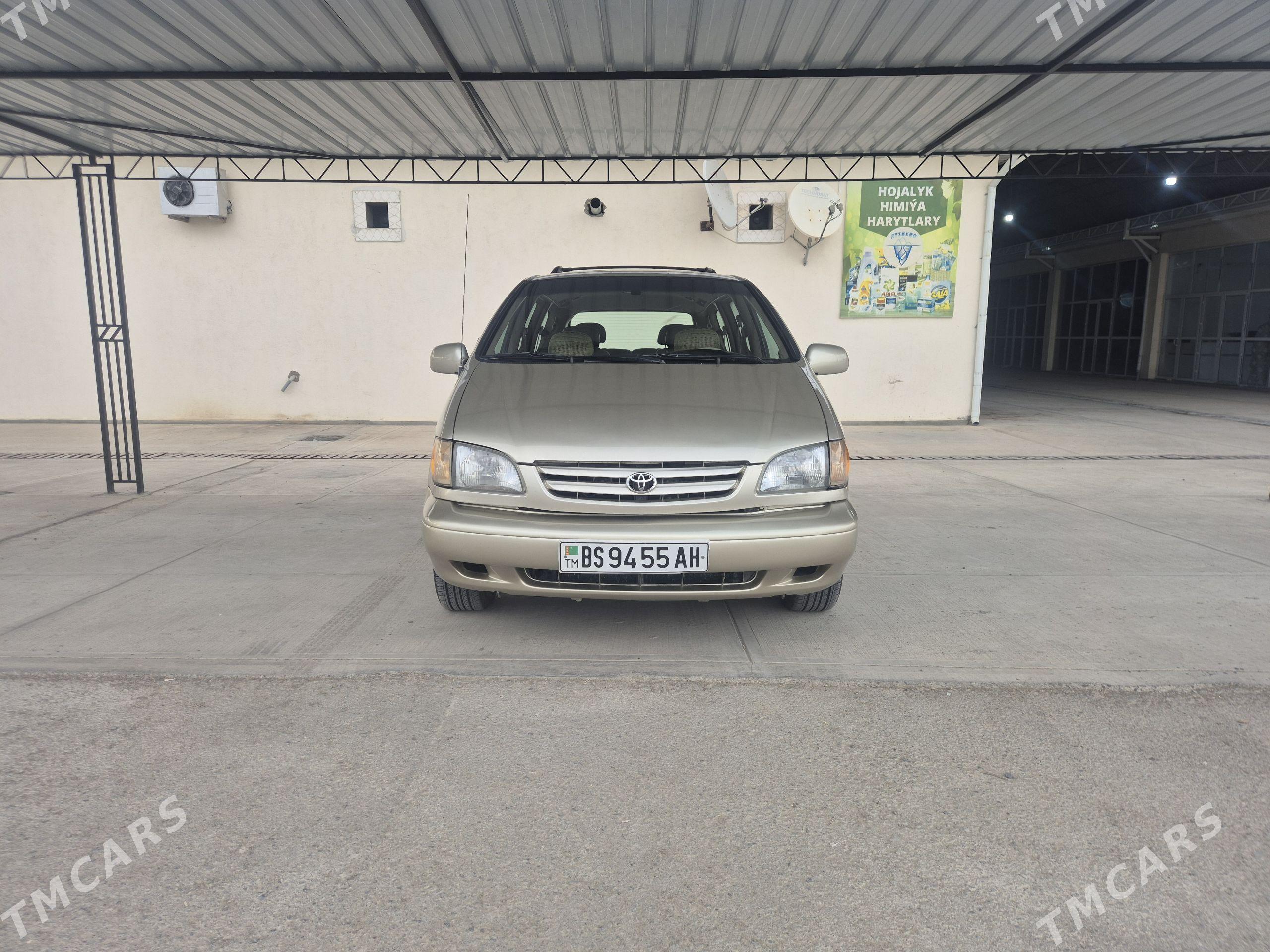 Toyota Sienna 2000 - 175 000 TMT - Гёкдепе - img 1