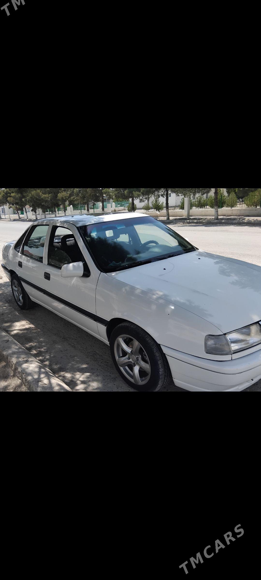 Opel Vectra 1992 - 44 000 TMT - Бахарден - img 1
