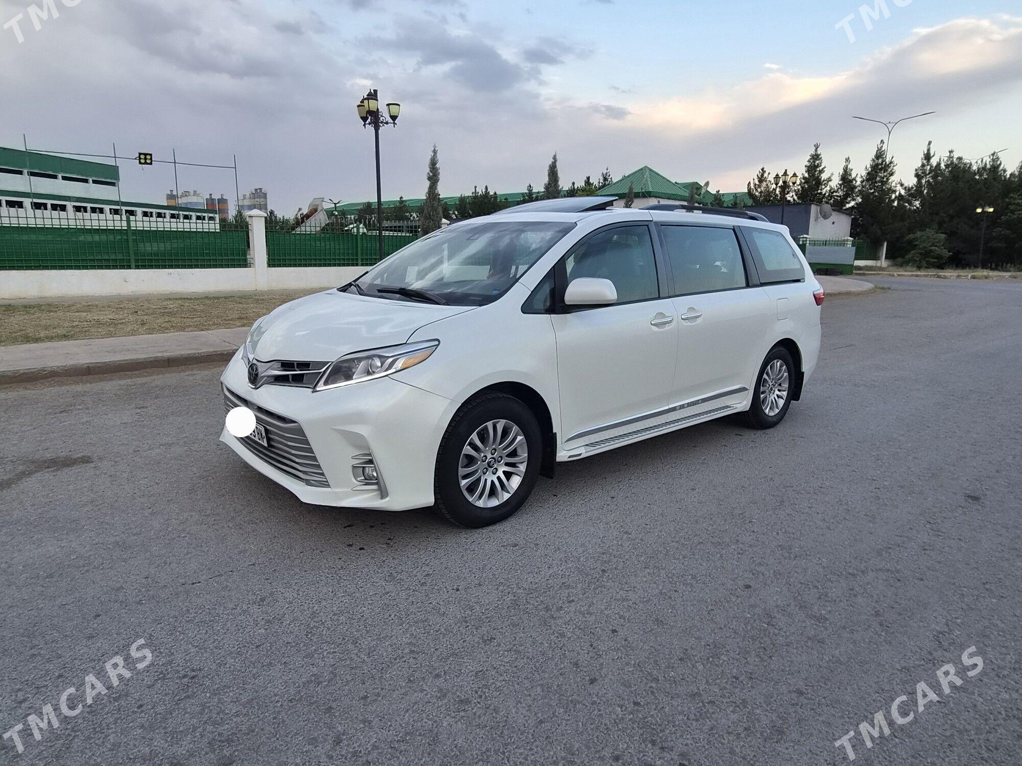 Toyota Sienna 2018 - 450 000 TMT - Ашхабад - img 1