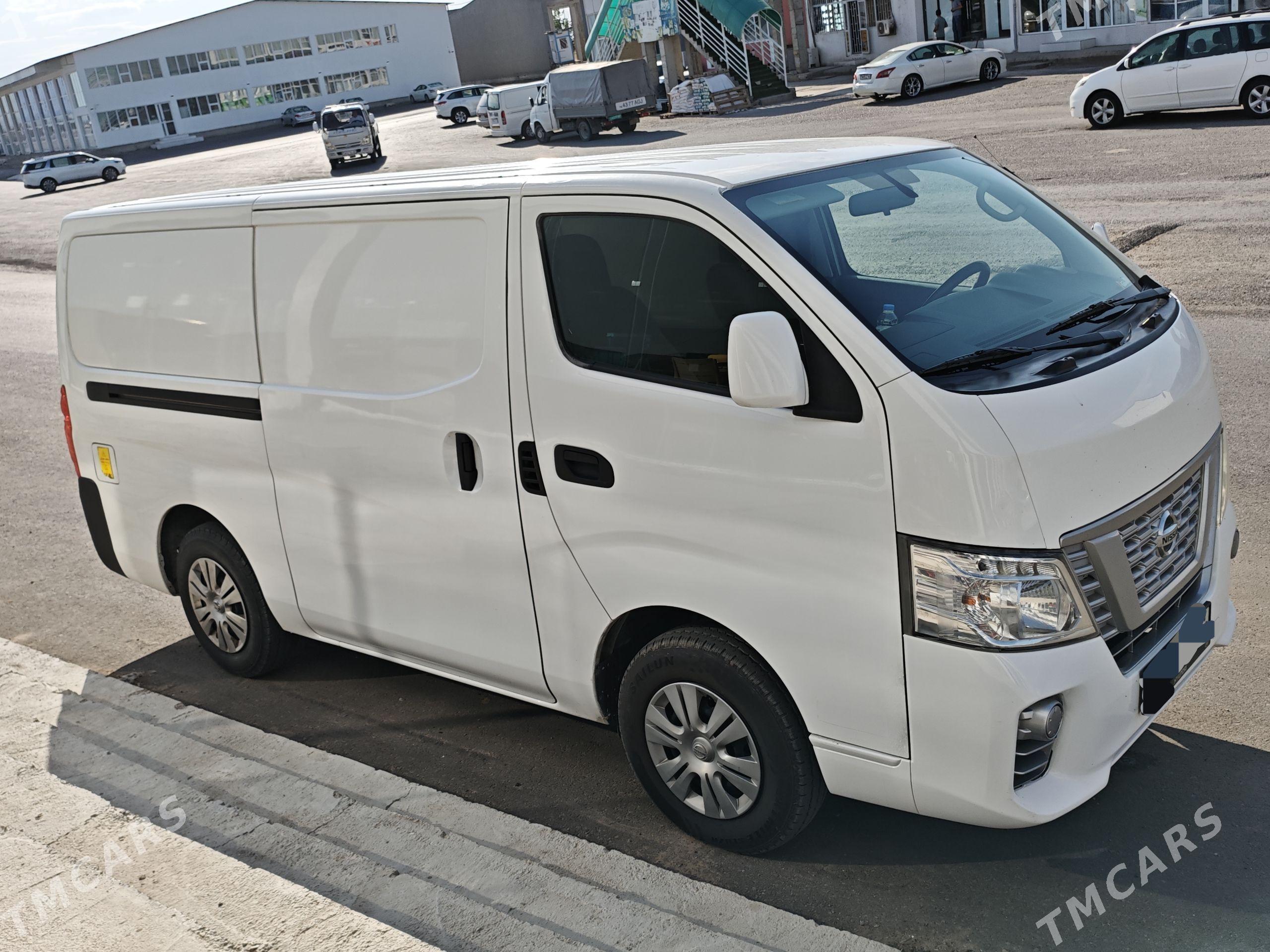 Nissan Urvan 2020 - 340 000 TMT - Ашхабад - img 1
