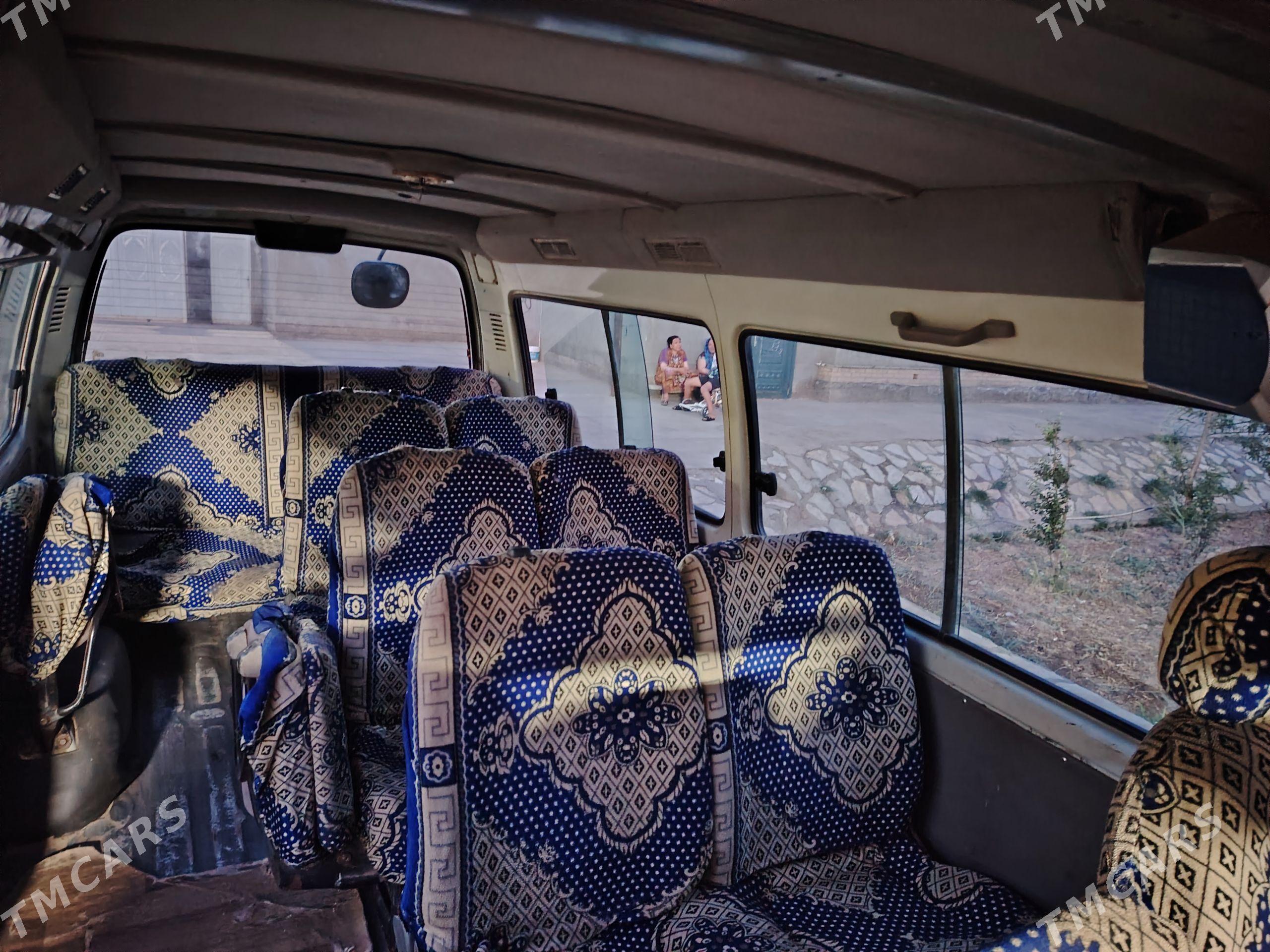 Toyota Hiace 2010 - 110 000 TMT - Türkmenbaşy etr. - img 1