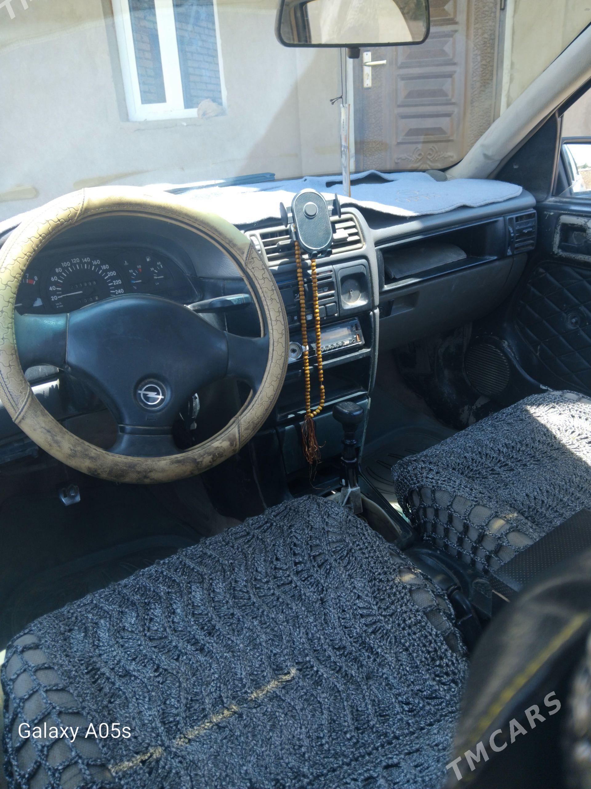 Opel Vectra 1991 - 31 000 TMT - Mary - img 1