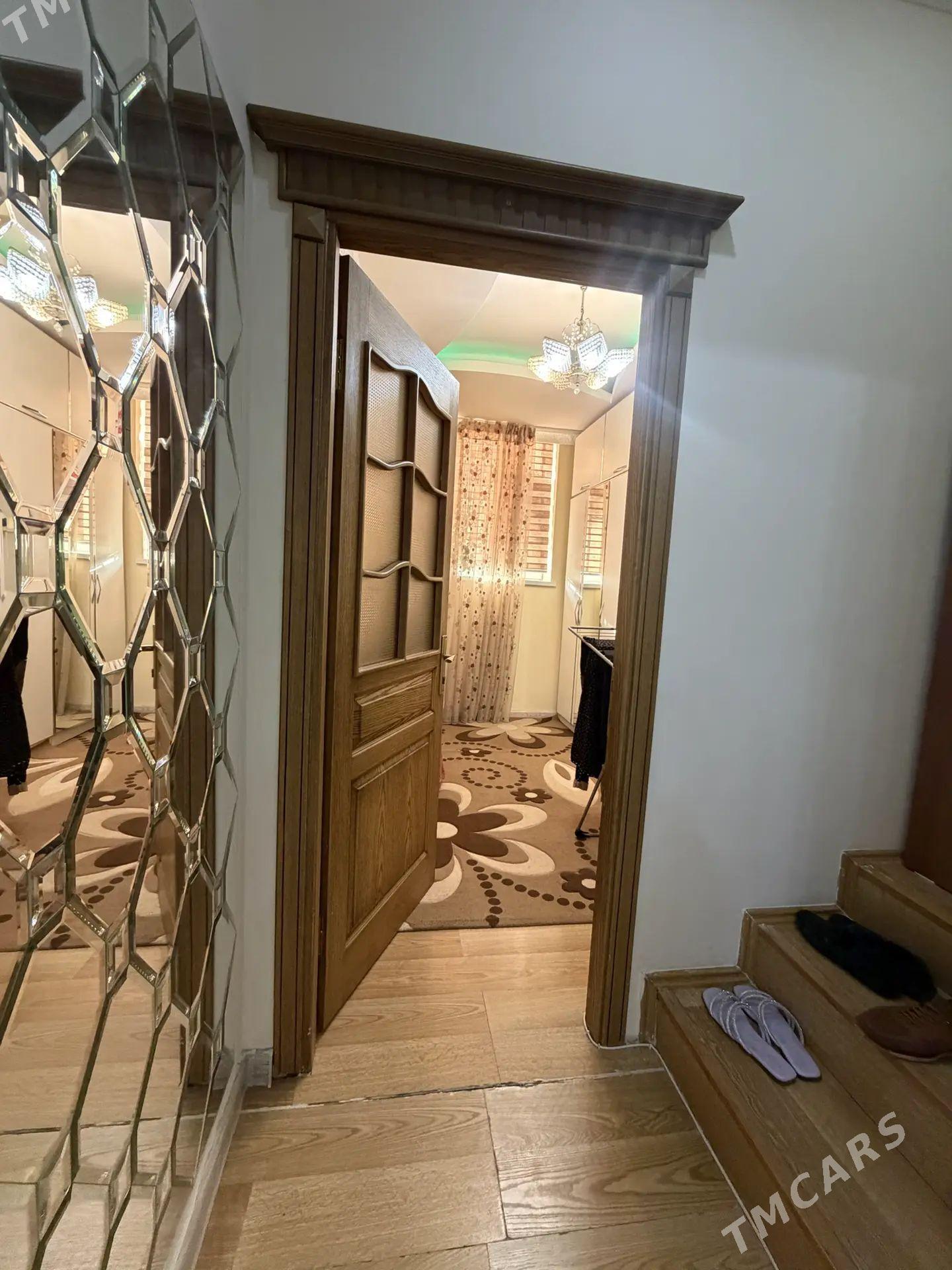 Satlyk 5mkr 3/1 eta 3 kom 72m² - 5 мкр - img 1