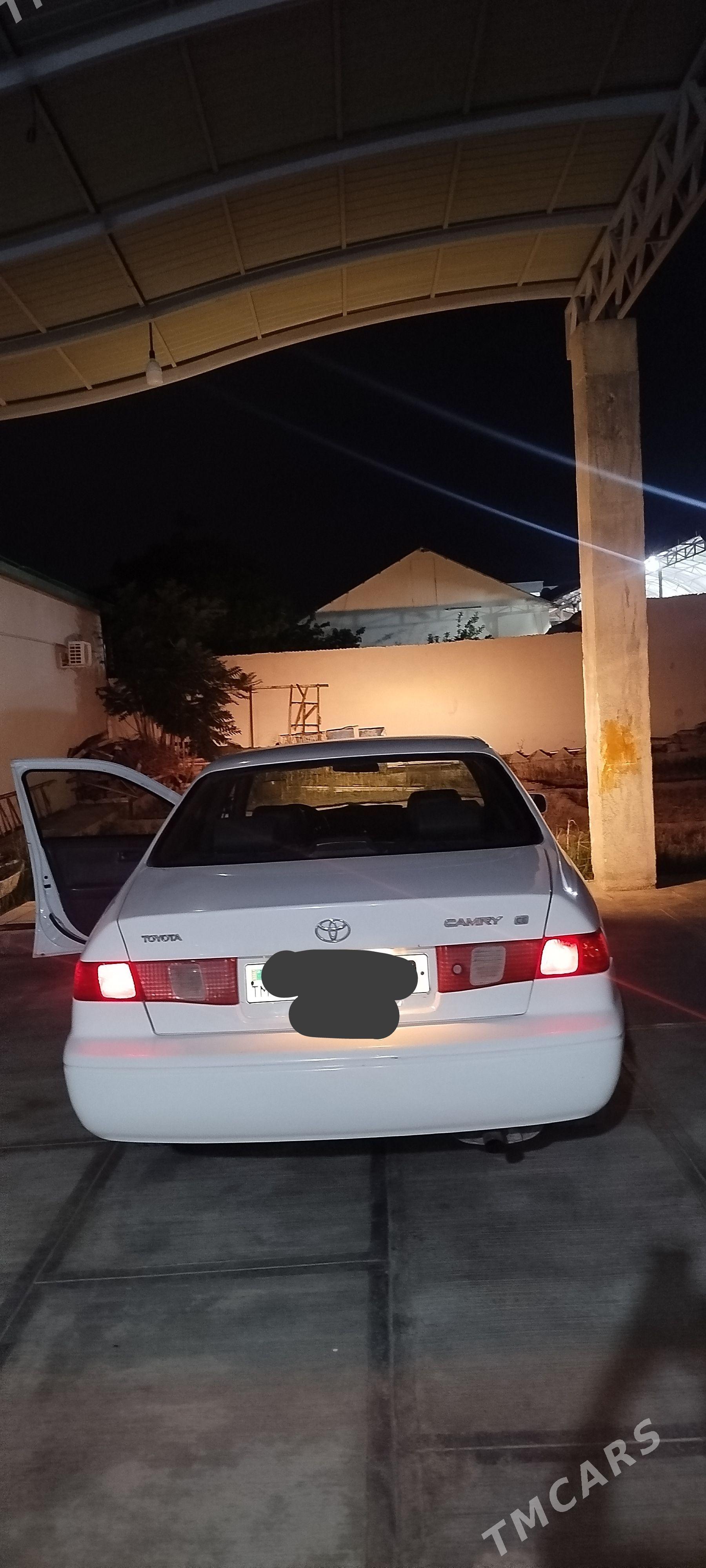 Toyota Camry 2000 - 140 000 TMT - Халач - img 1
