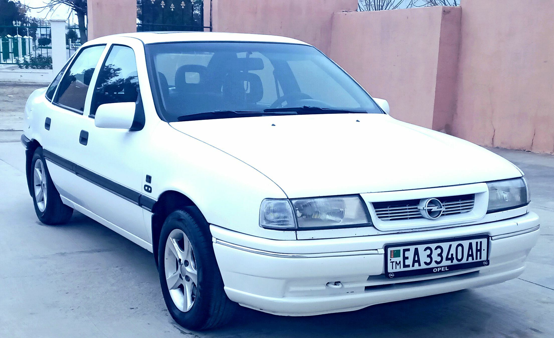 Opel Vectra 1992 - 60 000 TMT - Bäherden - img 1