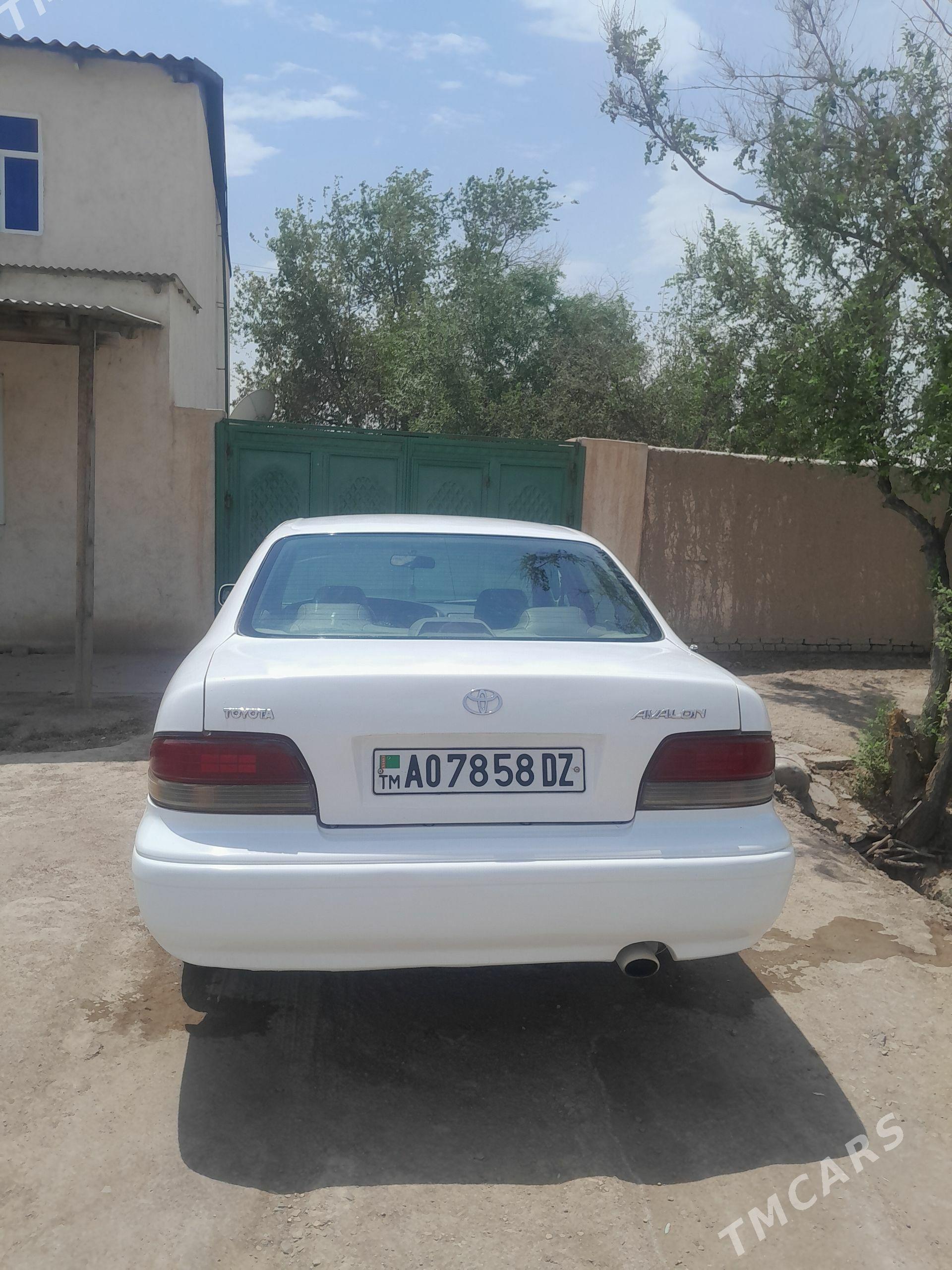 Toyota Avalon 1996 - 140 000 TMT - Акдепе - img 1
