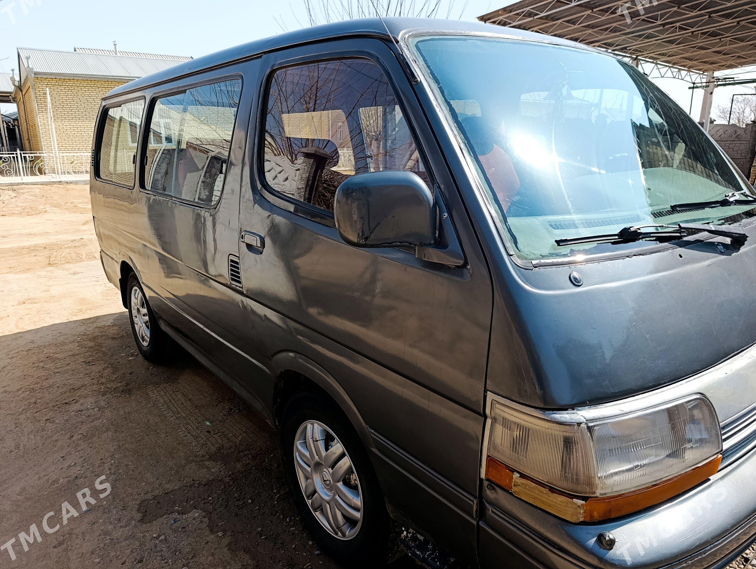 Toyota Hiace 1993 - 50 000 TMT - Sakarçäge - img 1
