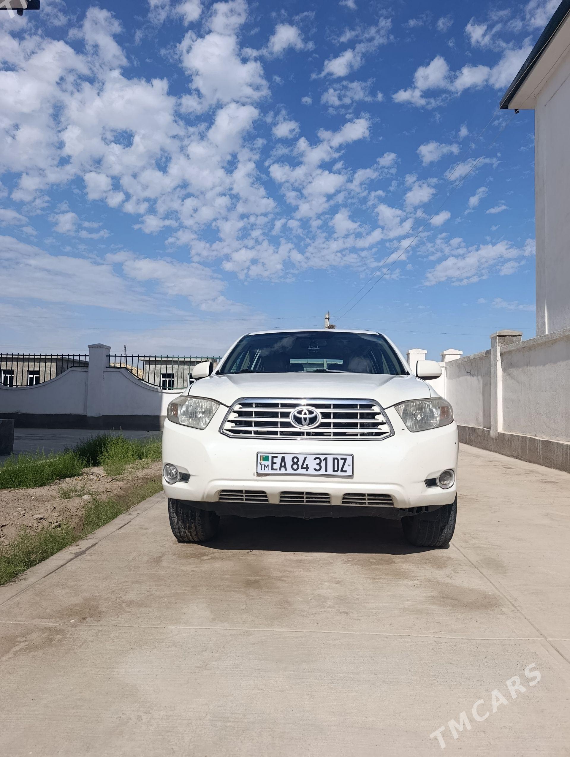 Toyota Highlander 2010 - 310 000 TMT - етр. Туркменбаши - img 1