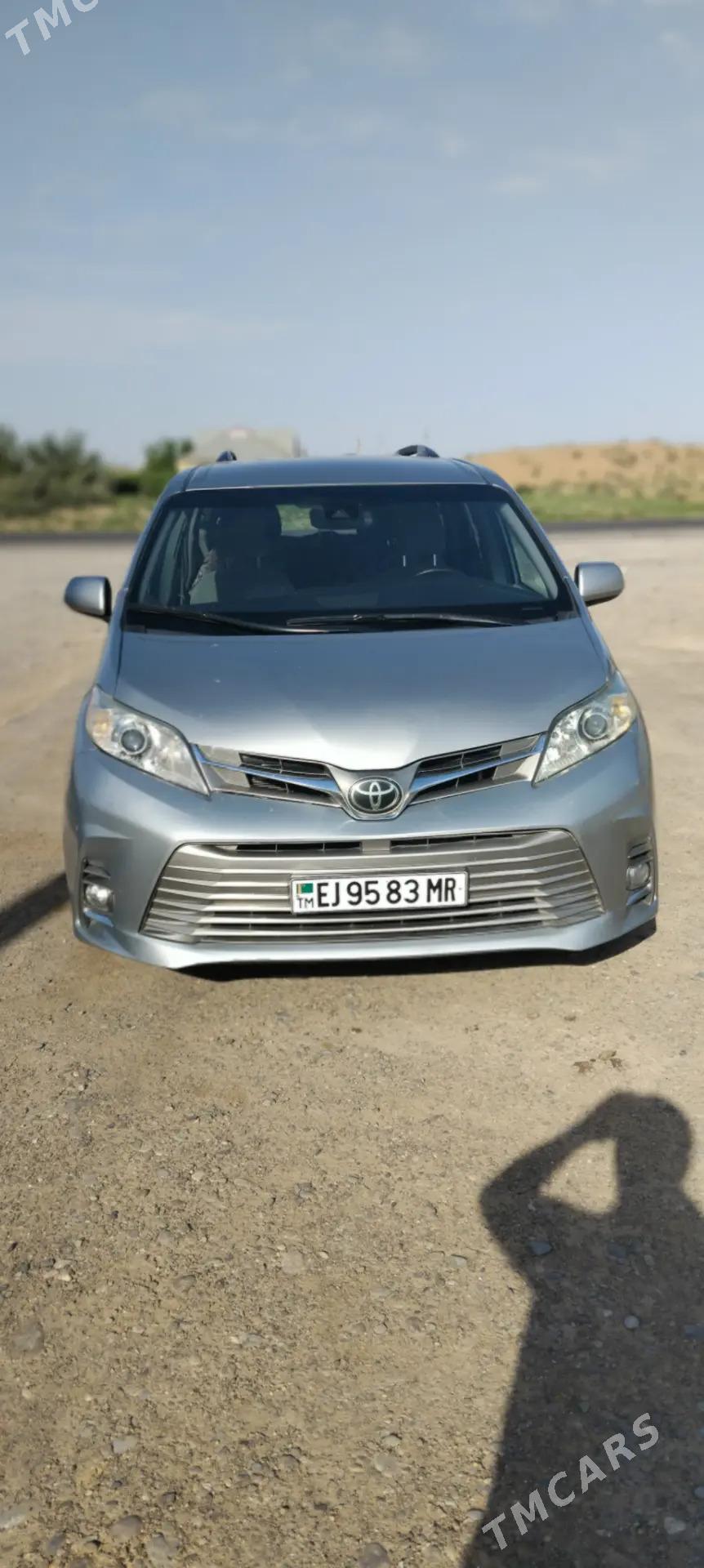 Toyota Sienna 2019 - 485 000 TMT - Ýolöten - img 1