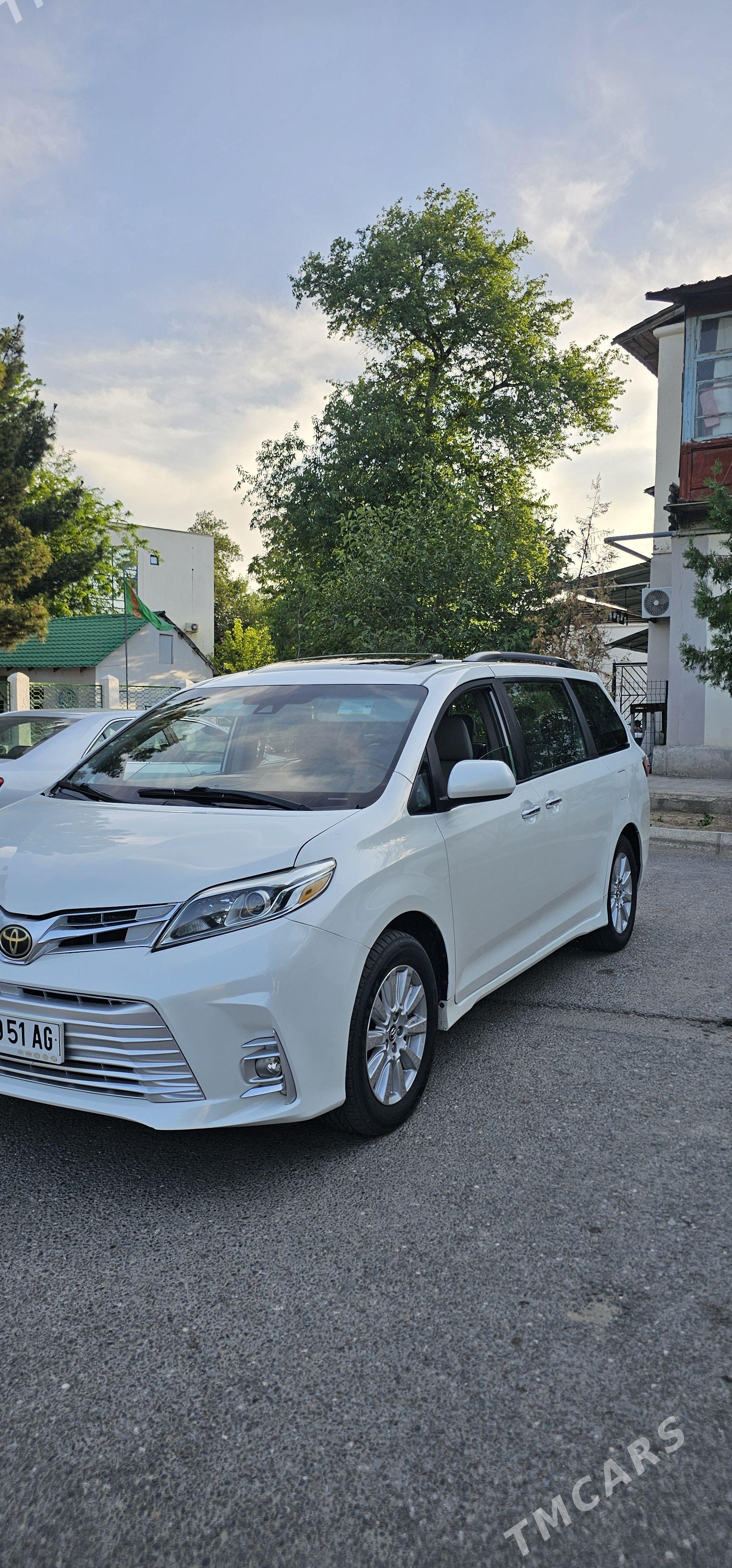 Toyota Sienna 2019 - 435 000 TMT - Ашхабад - img 1