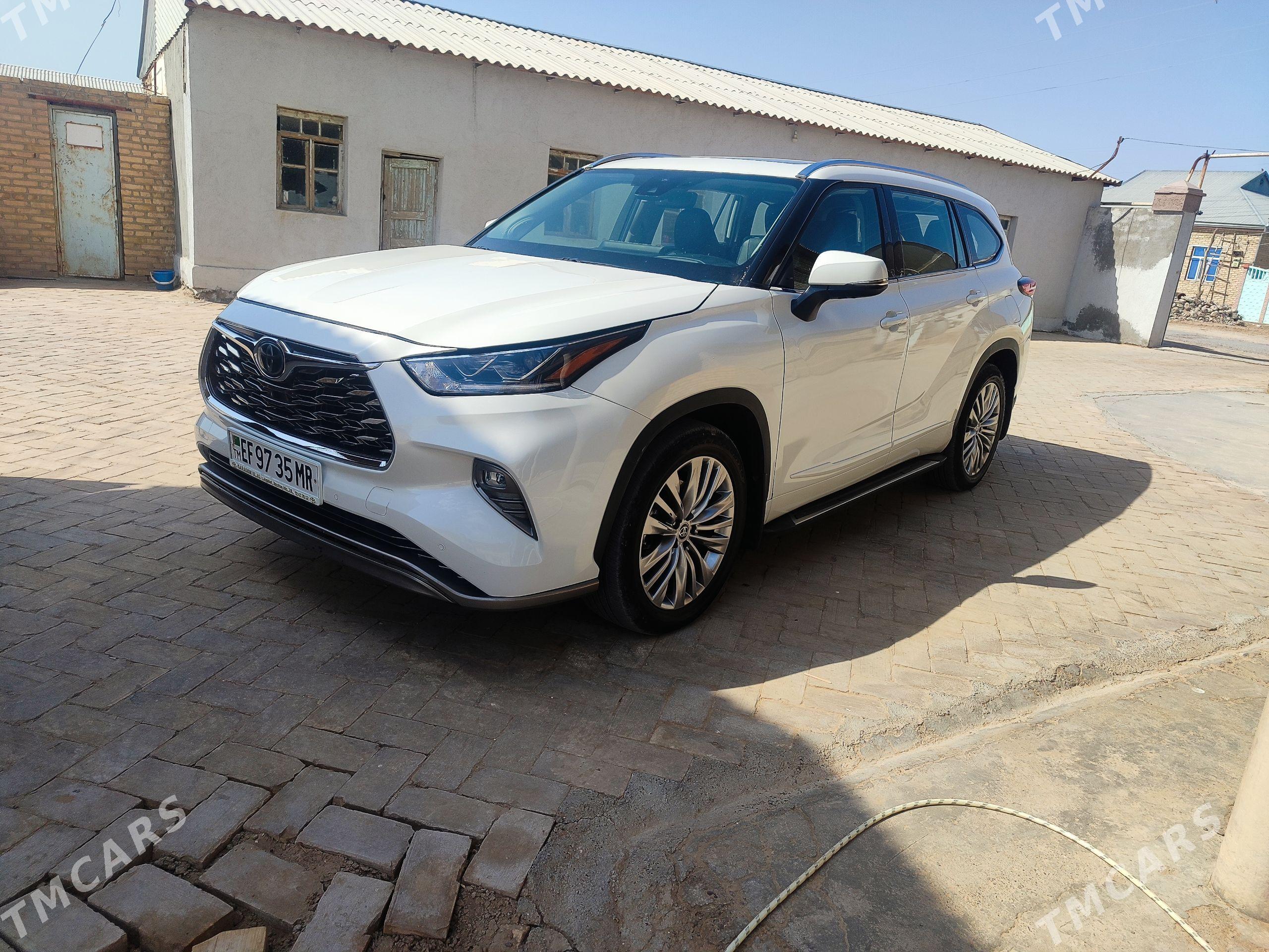 Toyota Highlander 2022 - 680 000 TMT - Байрамали - img 1