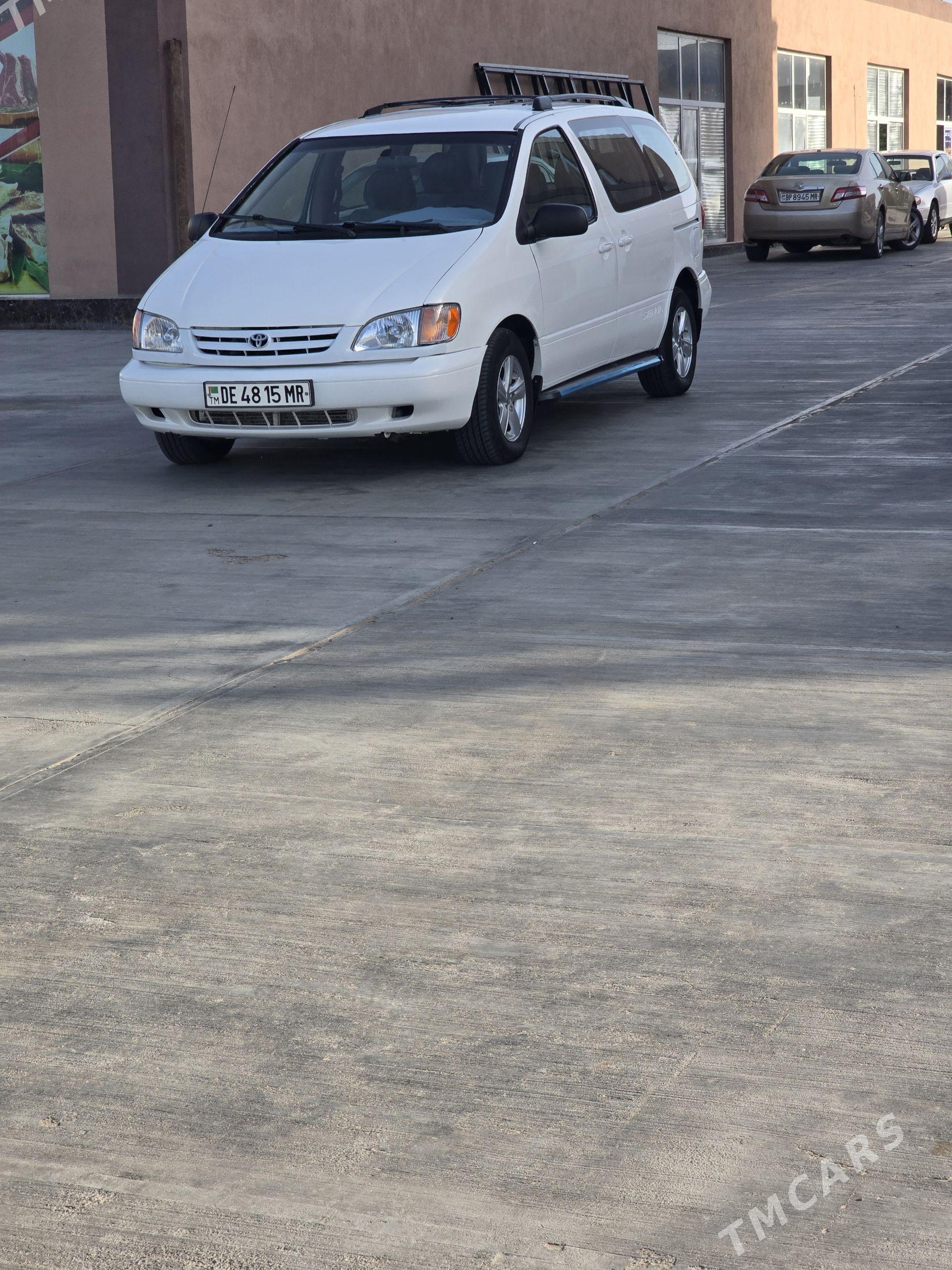 Toyota Sienna 2002 - 220 000 TMT - Мары - img 1