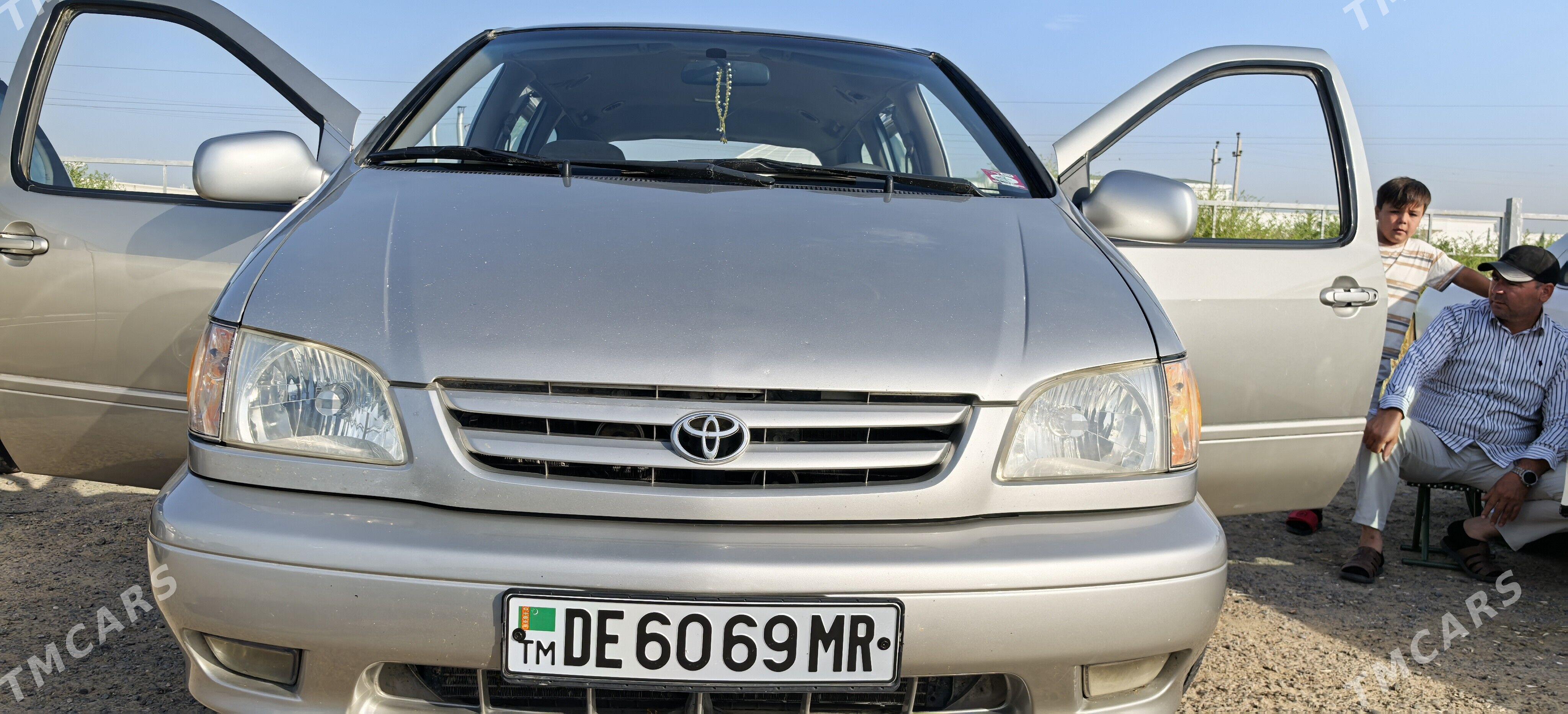 Toyota Sienna 2000 - 210 000 TMT - Сакарчага - img 1