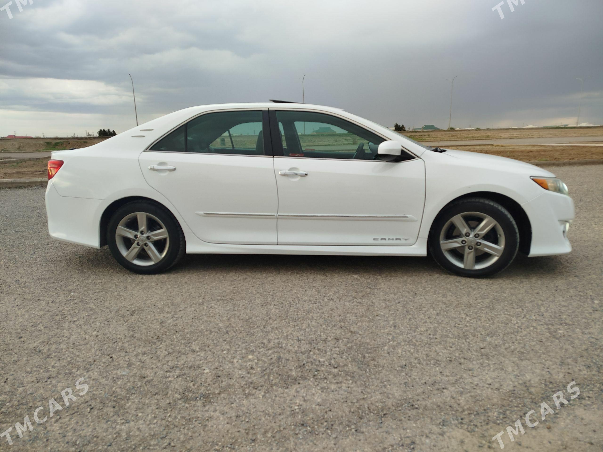 Toyota Camry 2012 - 240 000 TMT - Теджен - img 1