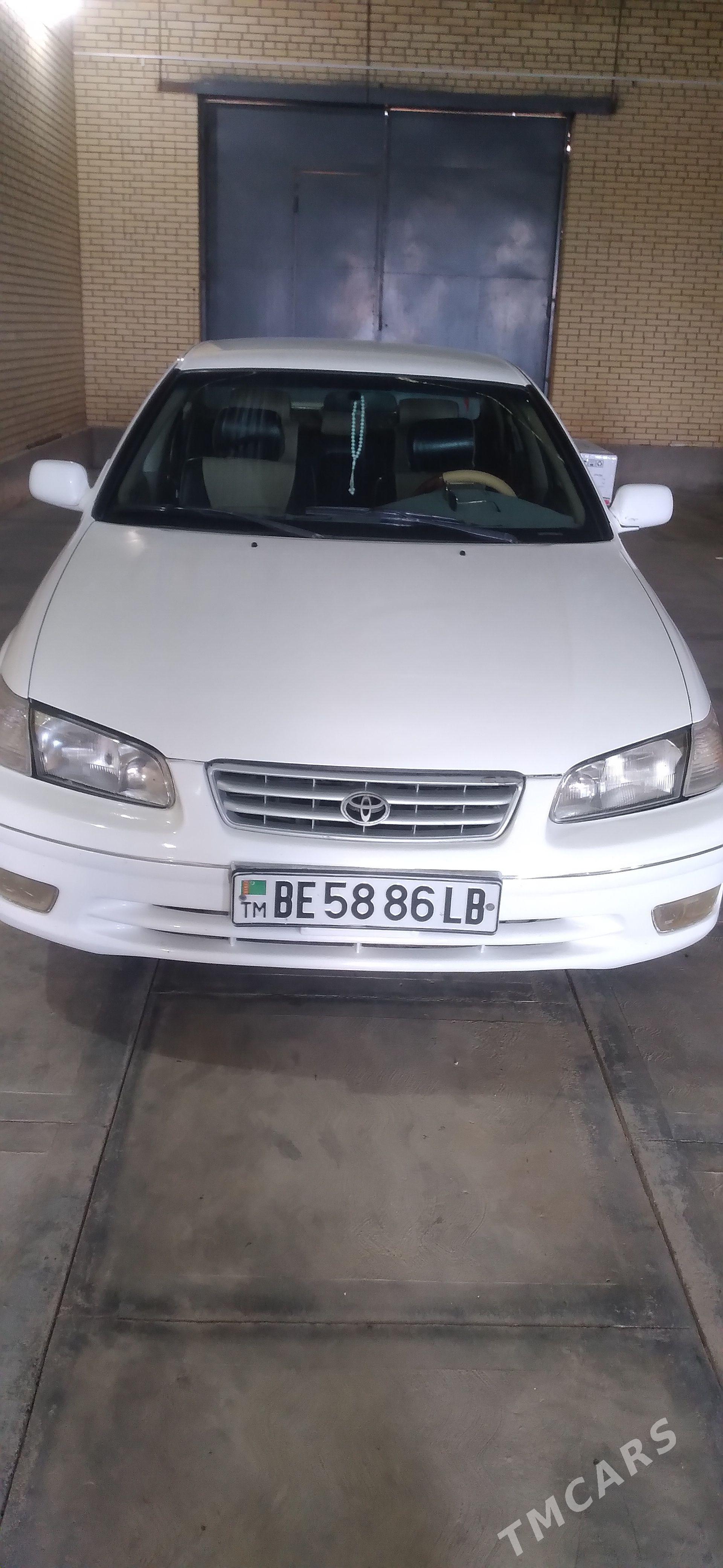 Toyota Camry 2000 - 180 000 TMT - Farap - img 1