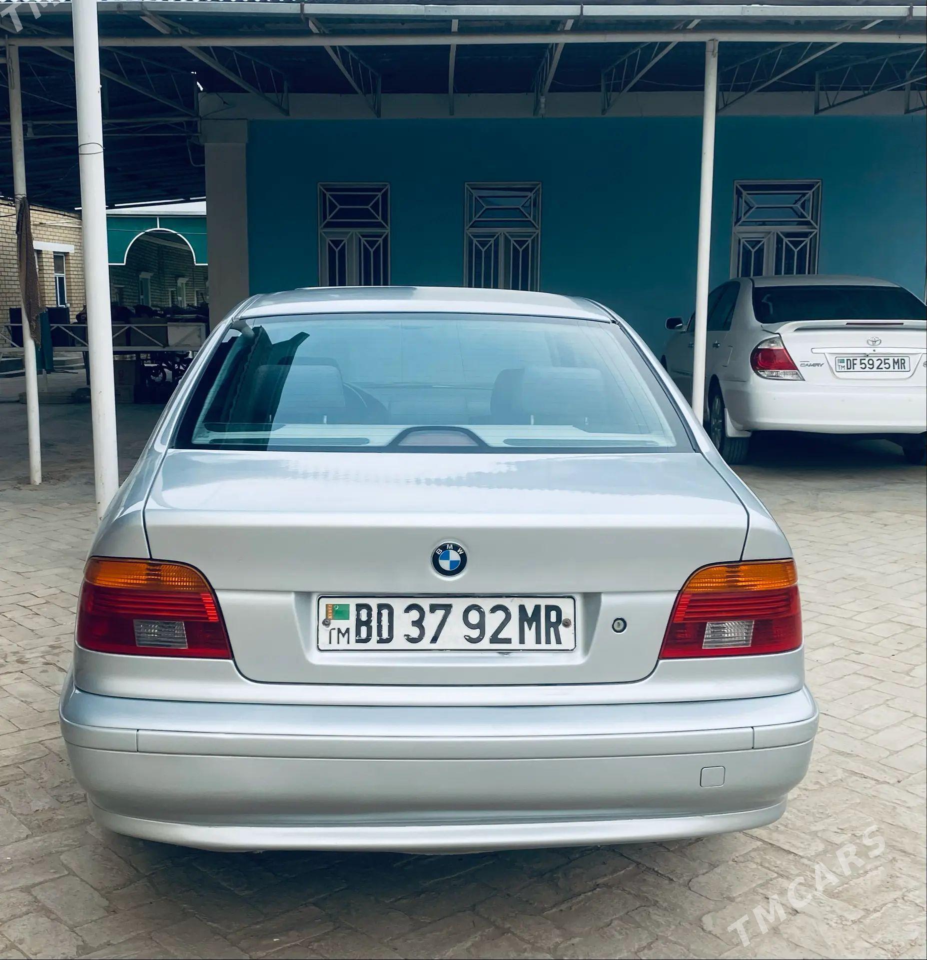 BMW E39 2001 - 130 000 TMT - Baýramaly - img 1