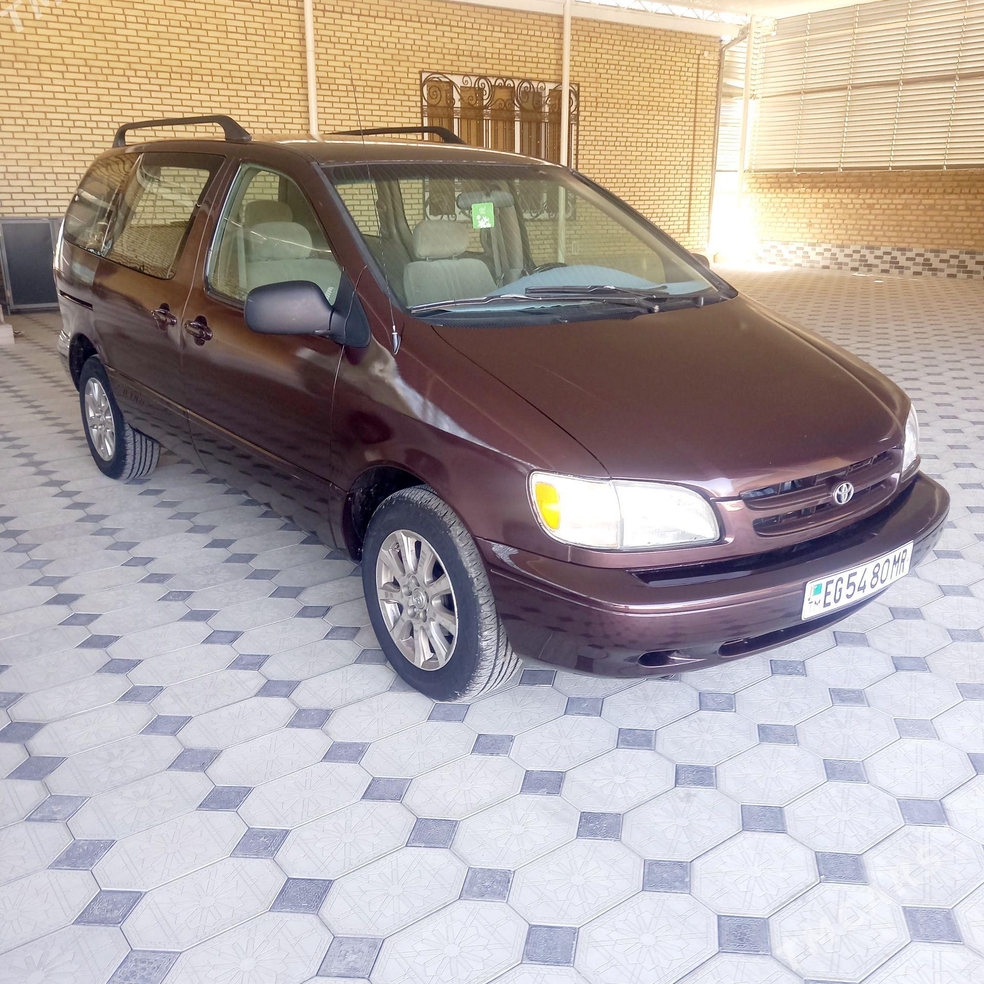 Toyota Sienna 2000 - 177 000 TMT - Мары - img 1