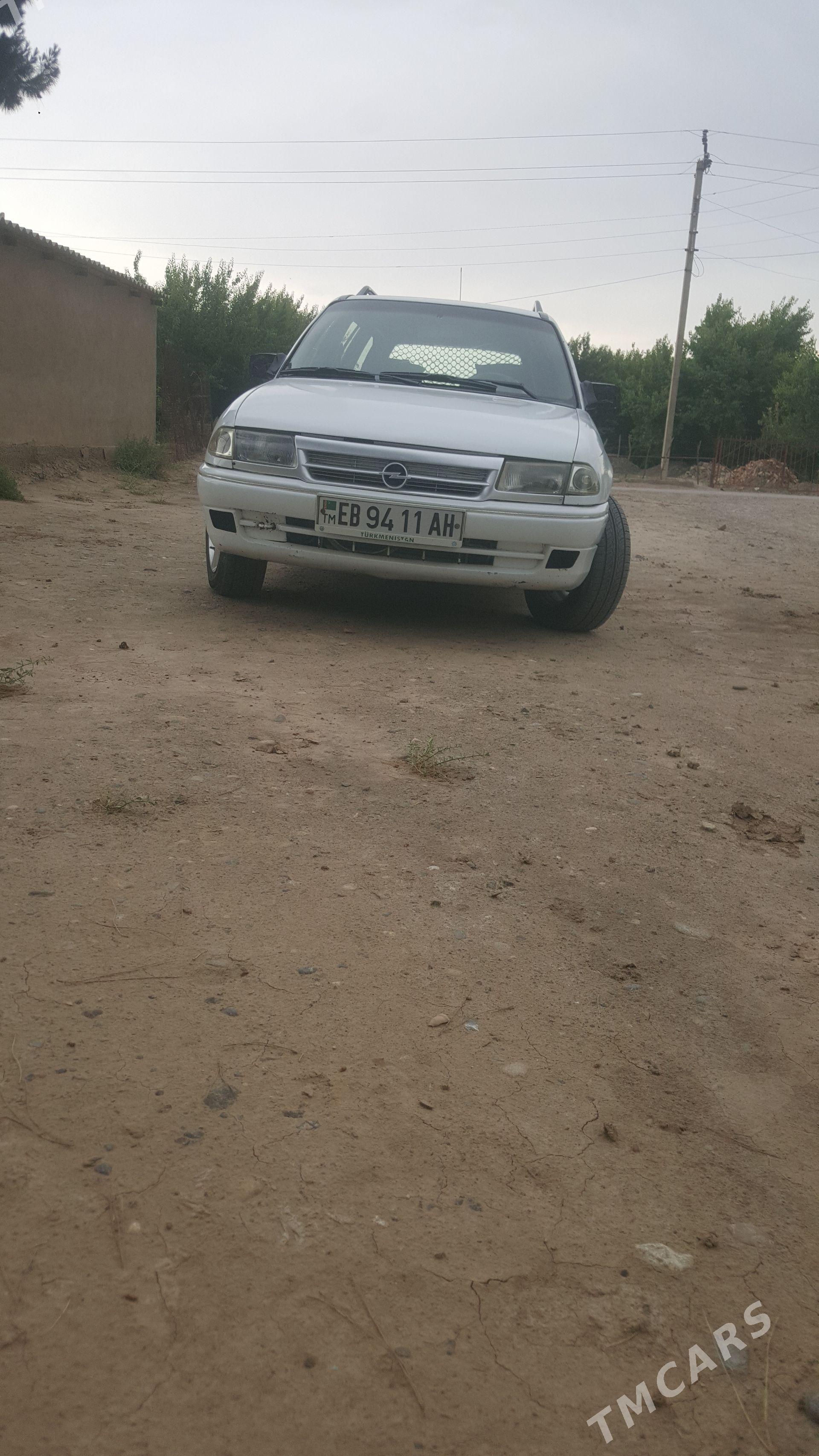 Opel Astra 1995 - 36 000 TMT - Sarahs - img 1