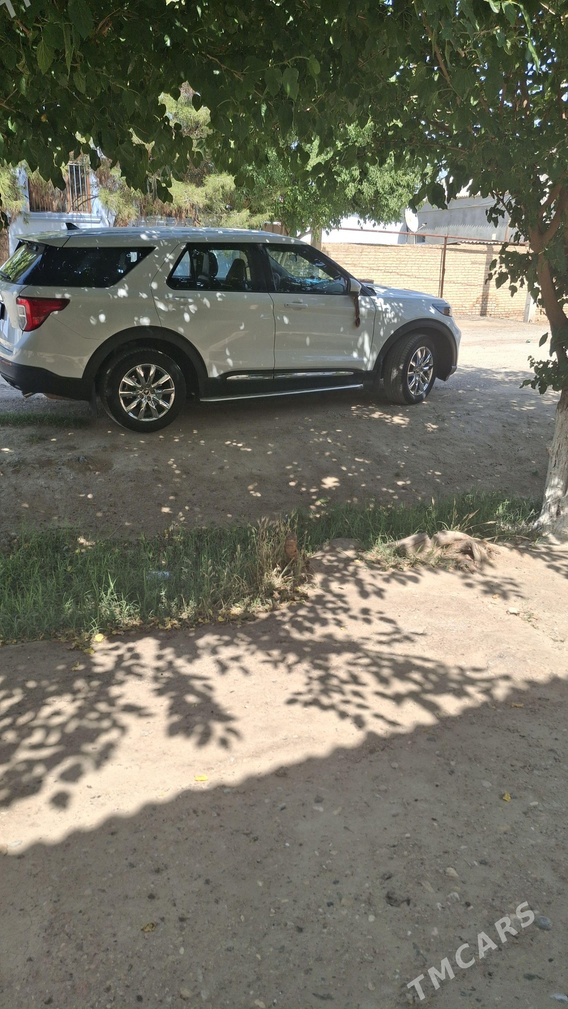 Ford Explorer 2022 - 400 000 TMT - Байрамали - img 1