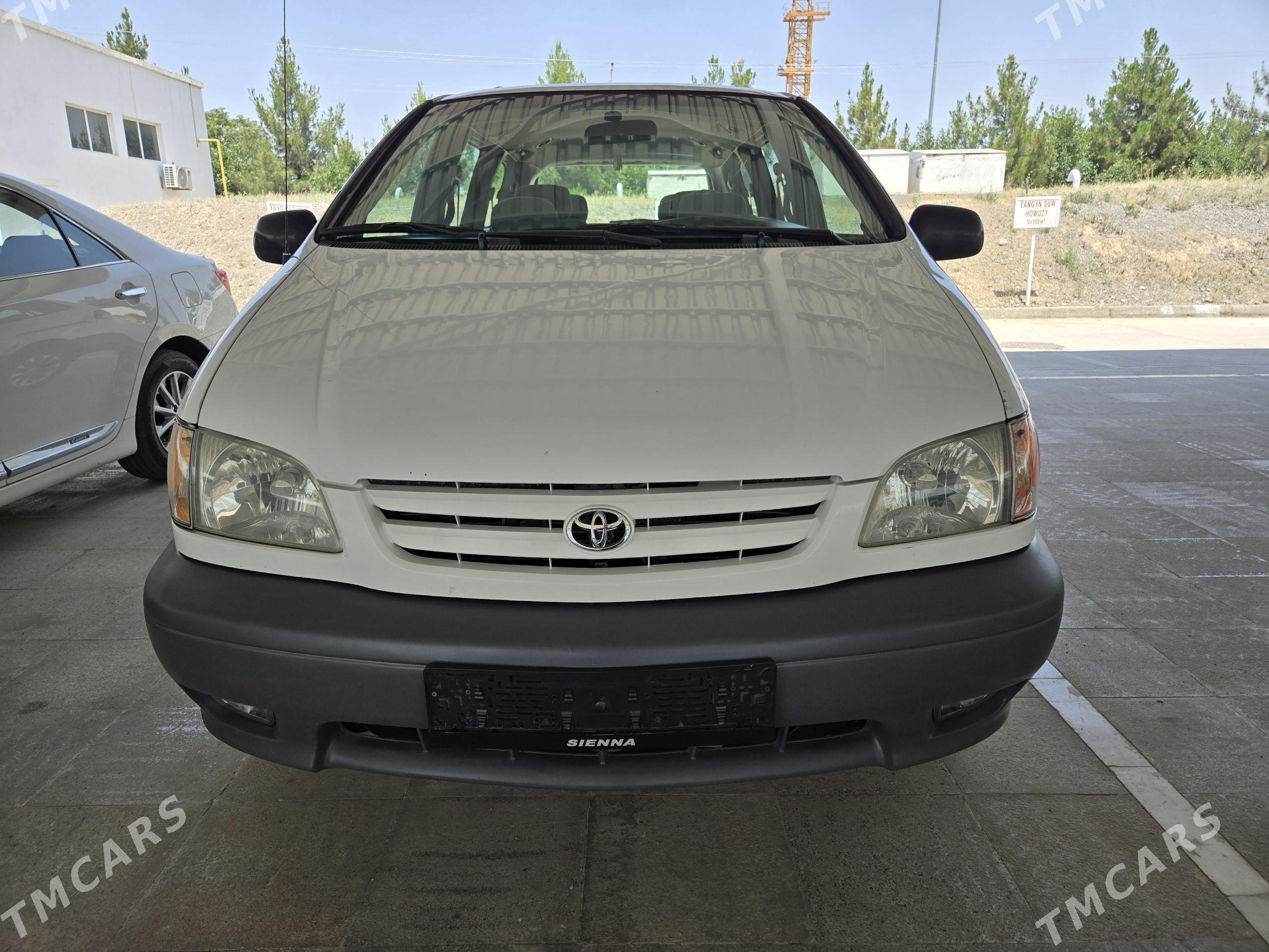 Toyota Sienna 2002 - 260 000 TMT - Aşgabat - img 1