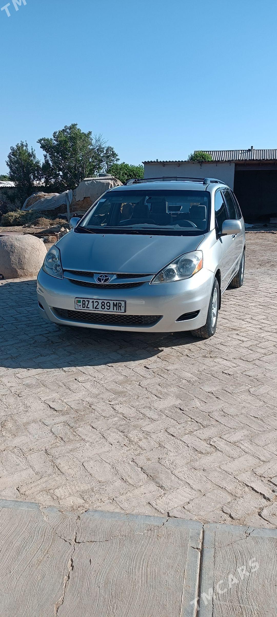 Toyota Sienna 2006 - 270 000 TMT - Türkmengala - img 1
