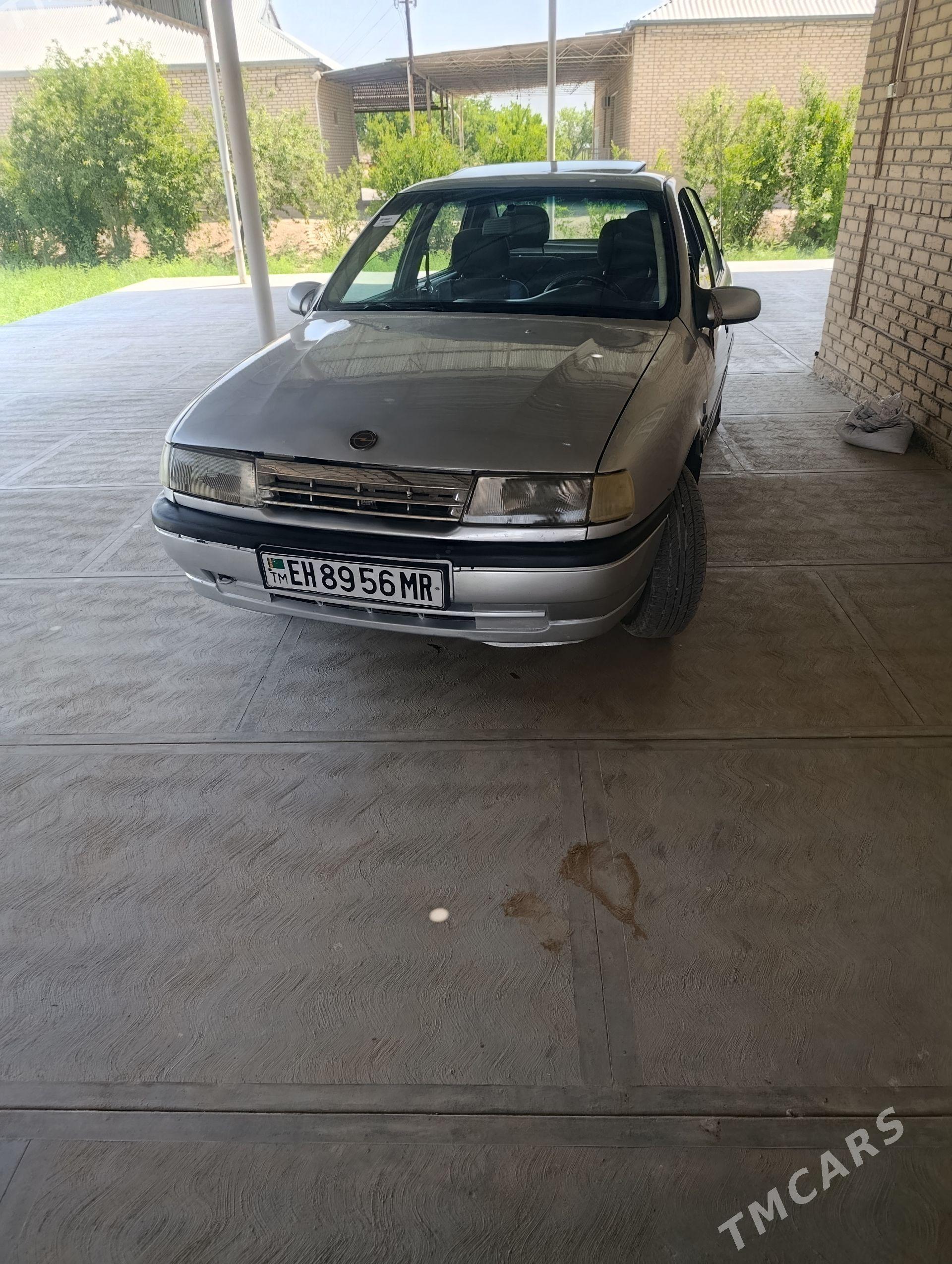 Opel Vectra 1992 - 34 000 TMT - Murgap - img 1