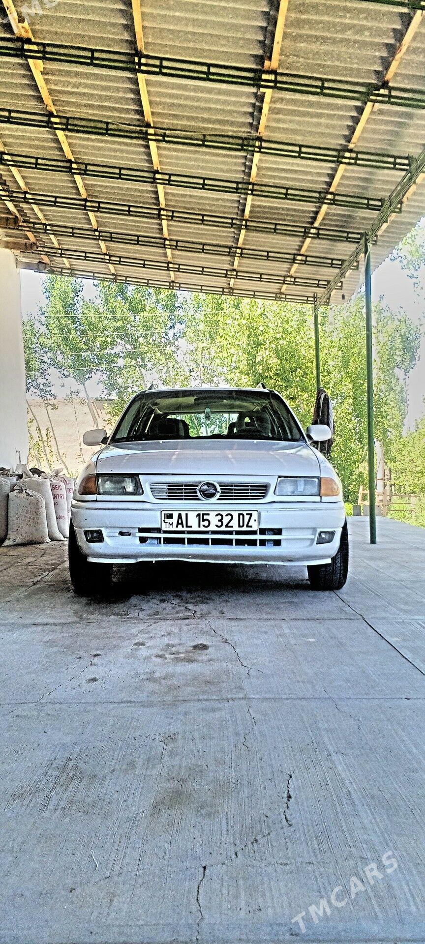 Opel Astra 1996 - 45 000 TMT - Gubadag - img 1